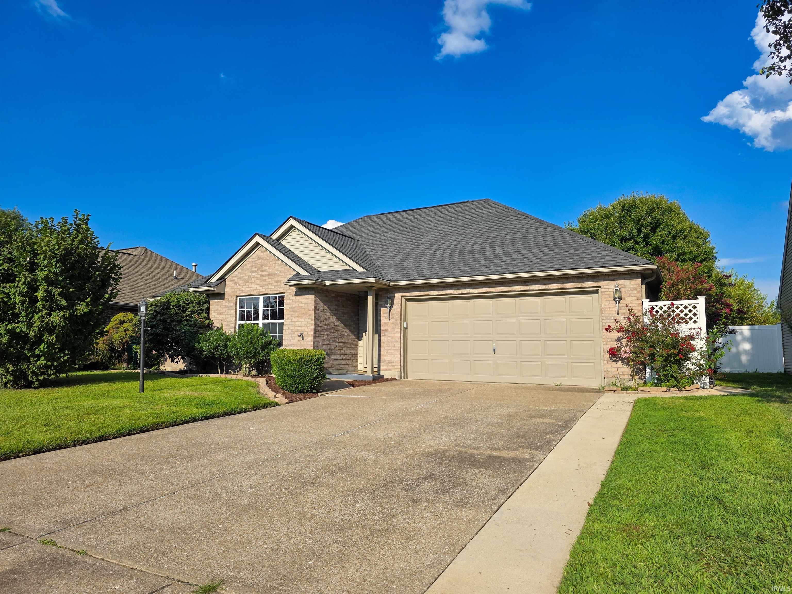 Homes for sale in Evansville, IN | 9209 Cayes Dr, Evansville, IN 47725 | MLS# 202532168