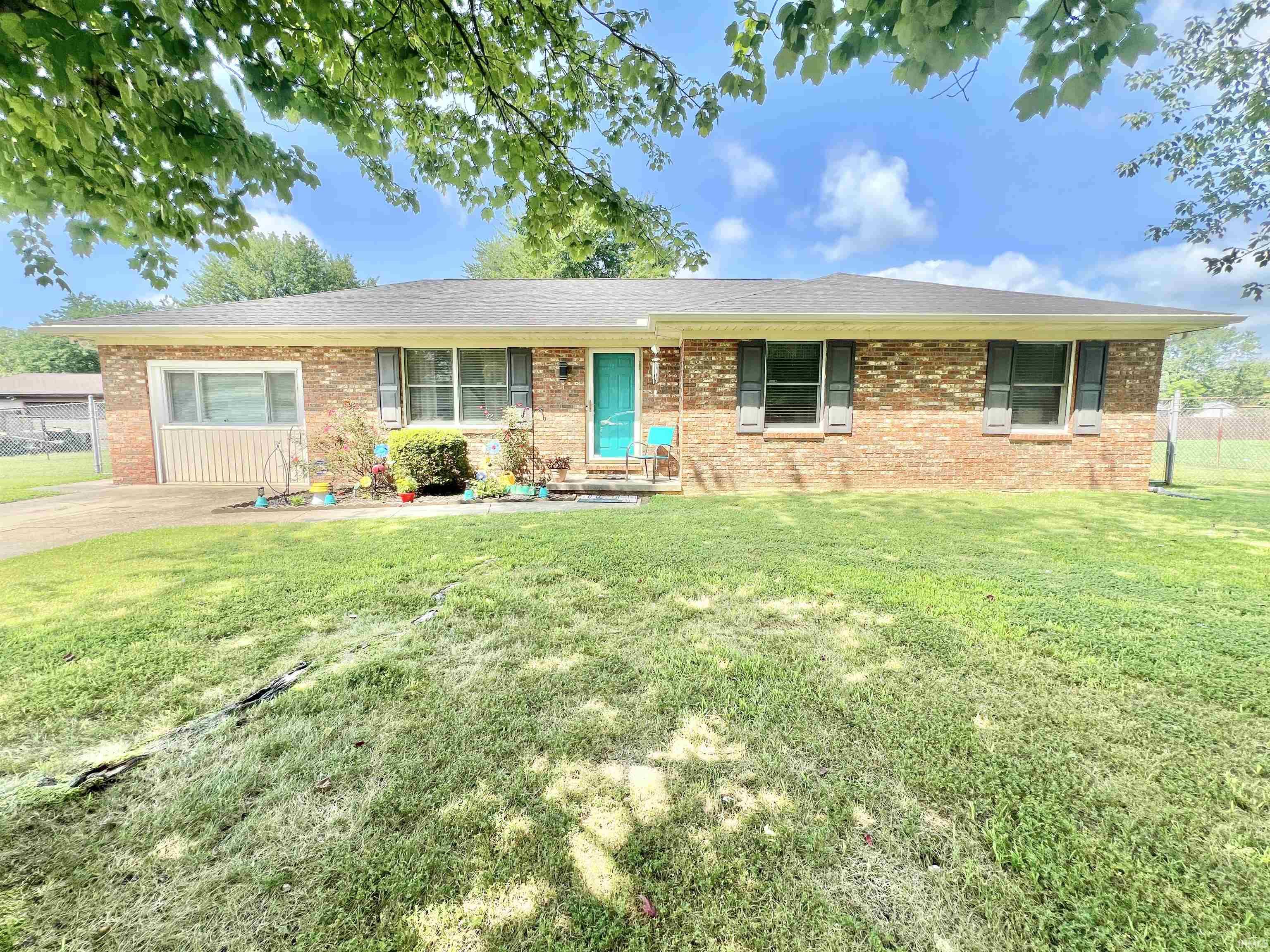 Homes for sale in Newburgh, IN | 2833 Terri Ln, Newburgh, IN 47630 | MLS# 202532214