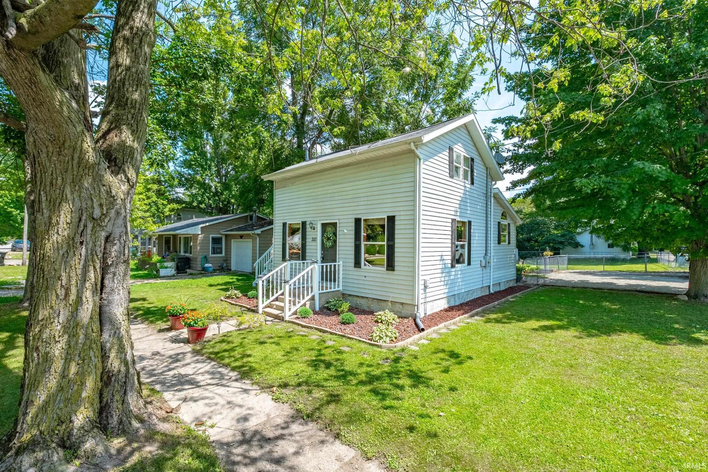 Homes for sale in Pierceton, IN | 307 S Washington St, Pierceton, IN 46562 | MLS# 202532234