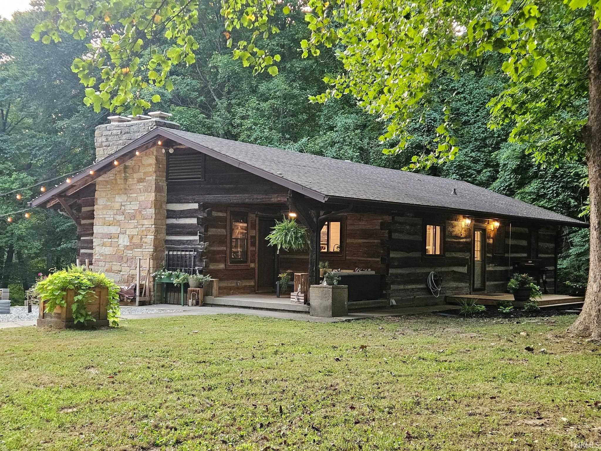 Homes for sale in Evansville, IN | 4041 Bayou Creek Rd, Evansville, IN 47712 | MLS# 202532476