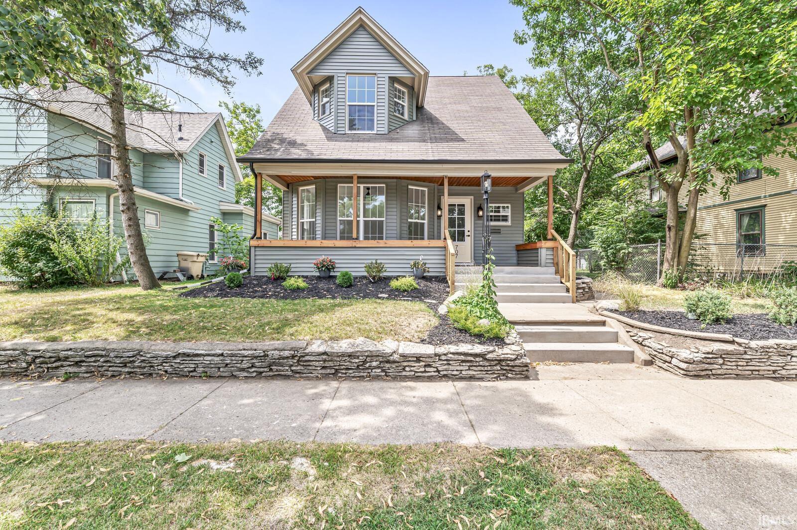 Homes for sale in South Bend, IN | 707 Cushing St, South Bend, IN 46616 | MLS# 202532485