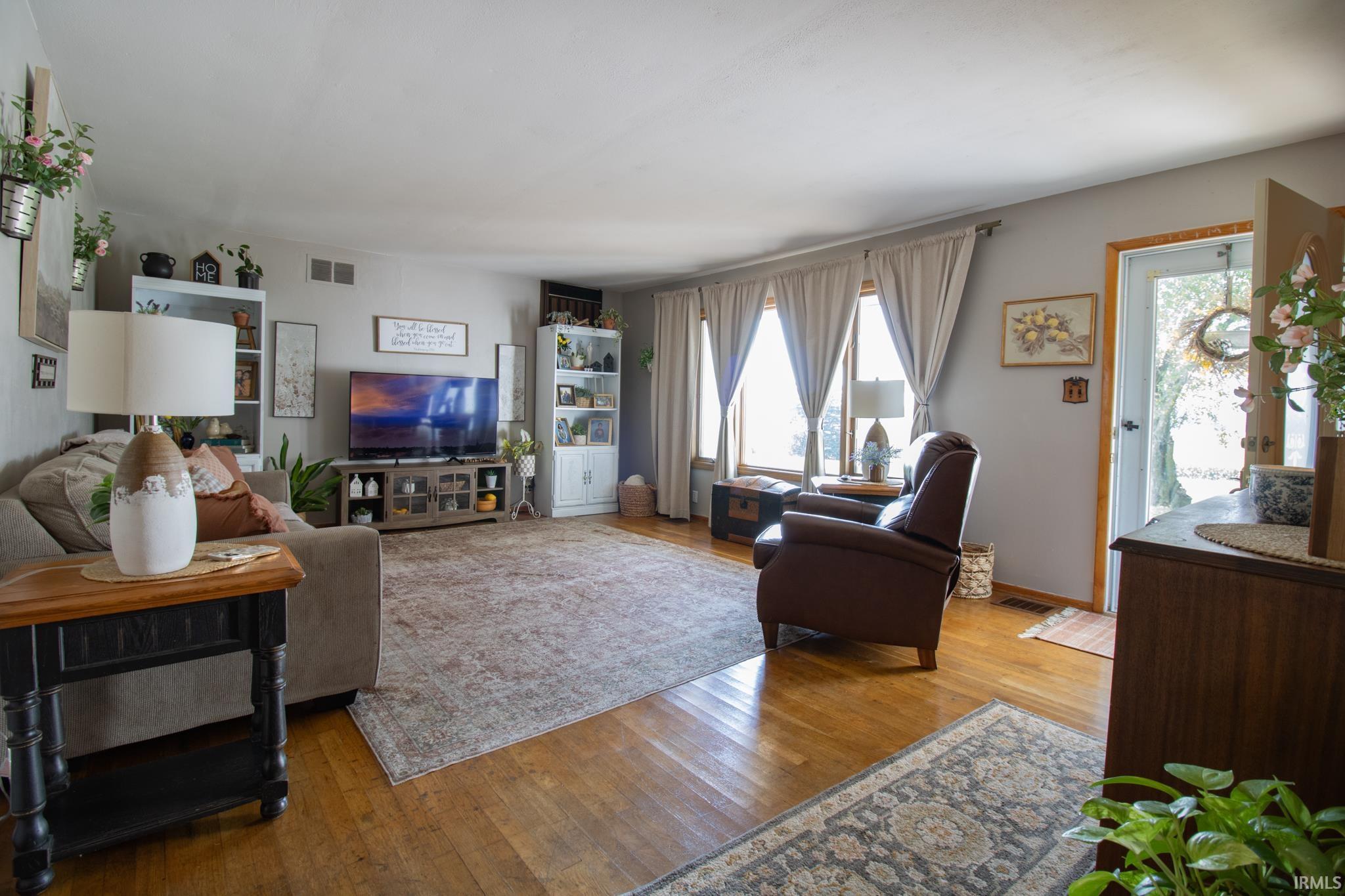 Homes for sale in Winchester, IN | 3224 E Union City Pike, Winchester, IN 47394 | MLS# 202532529