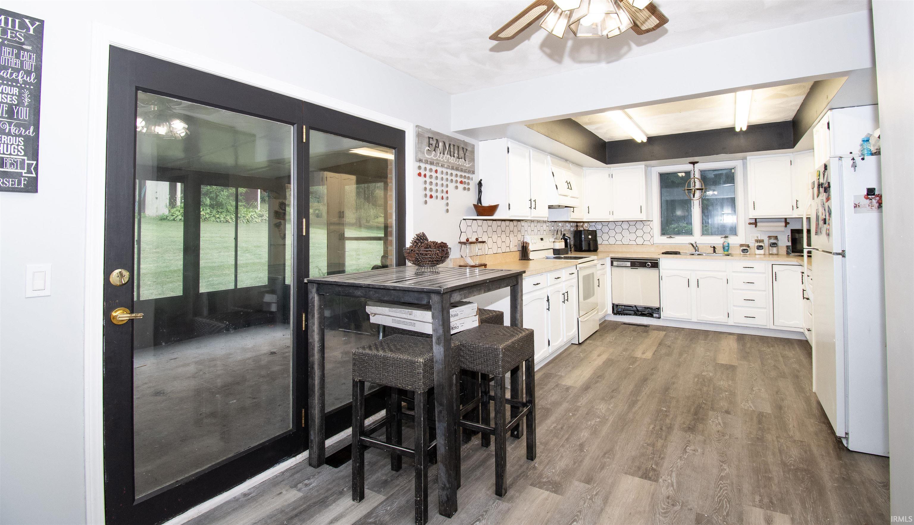 Photo 16 of 9075 W Harper Lake Road