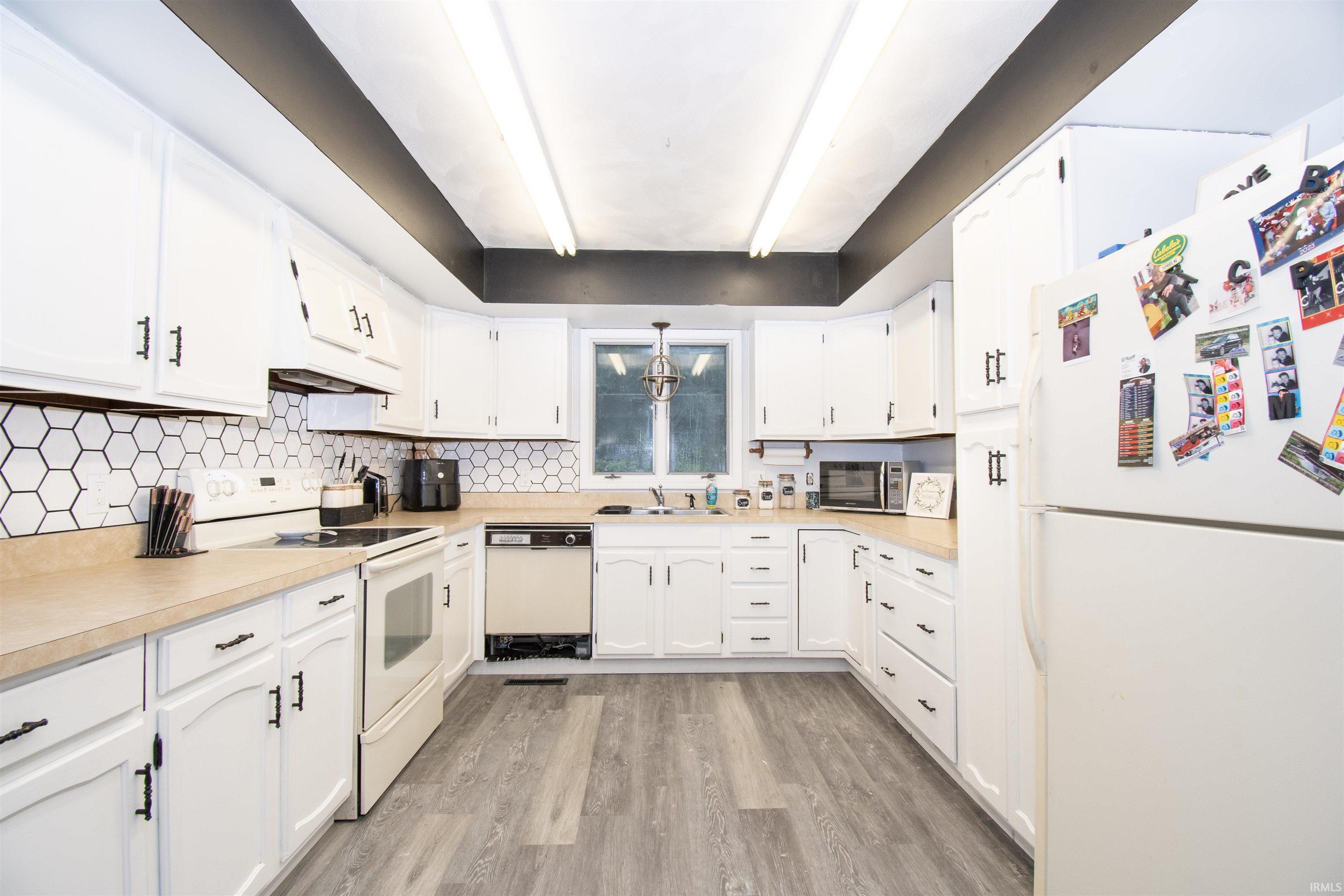 Photo 17 of 9075 W Harper Lake Road