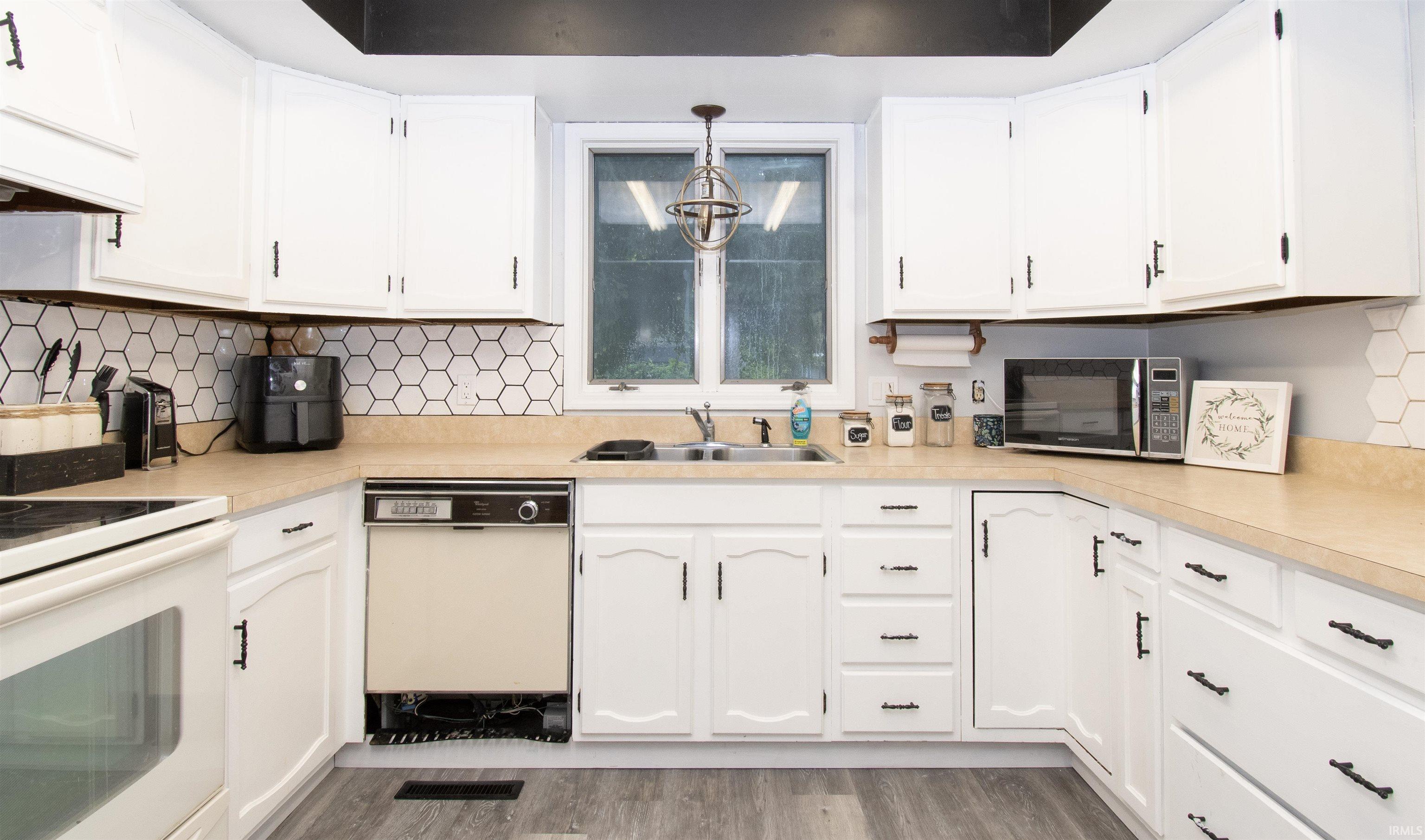 Photo 20 of 9075 W Harper Lake Road