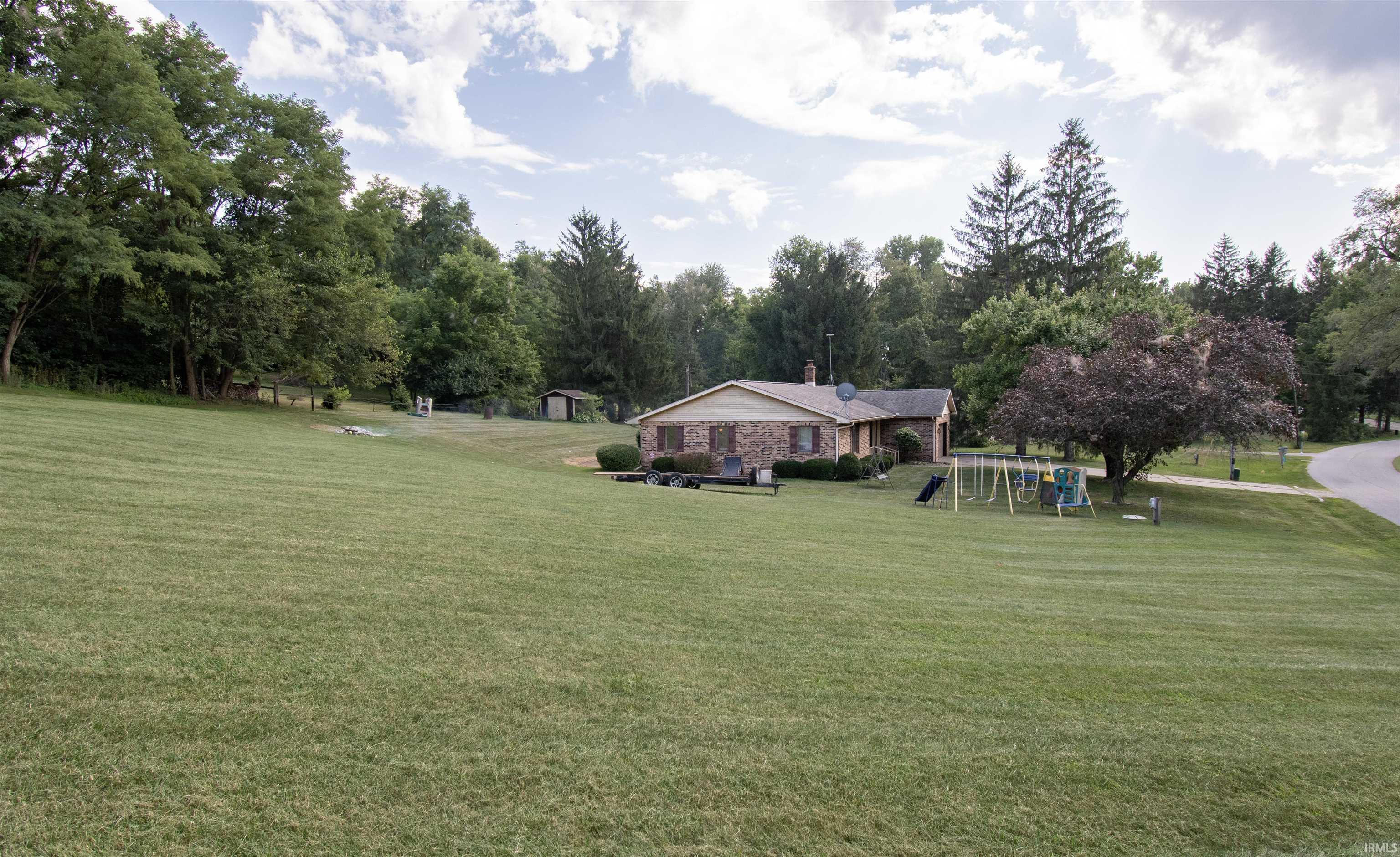 Photo 4 of 9075 W Harper Lake Road