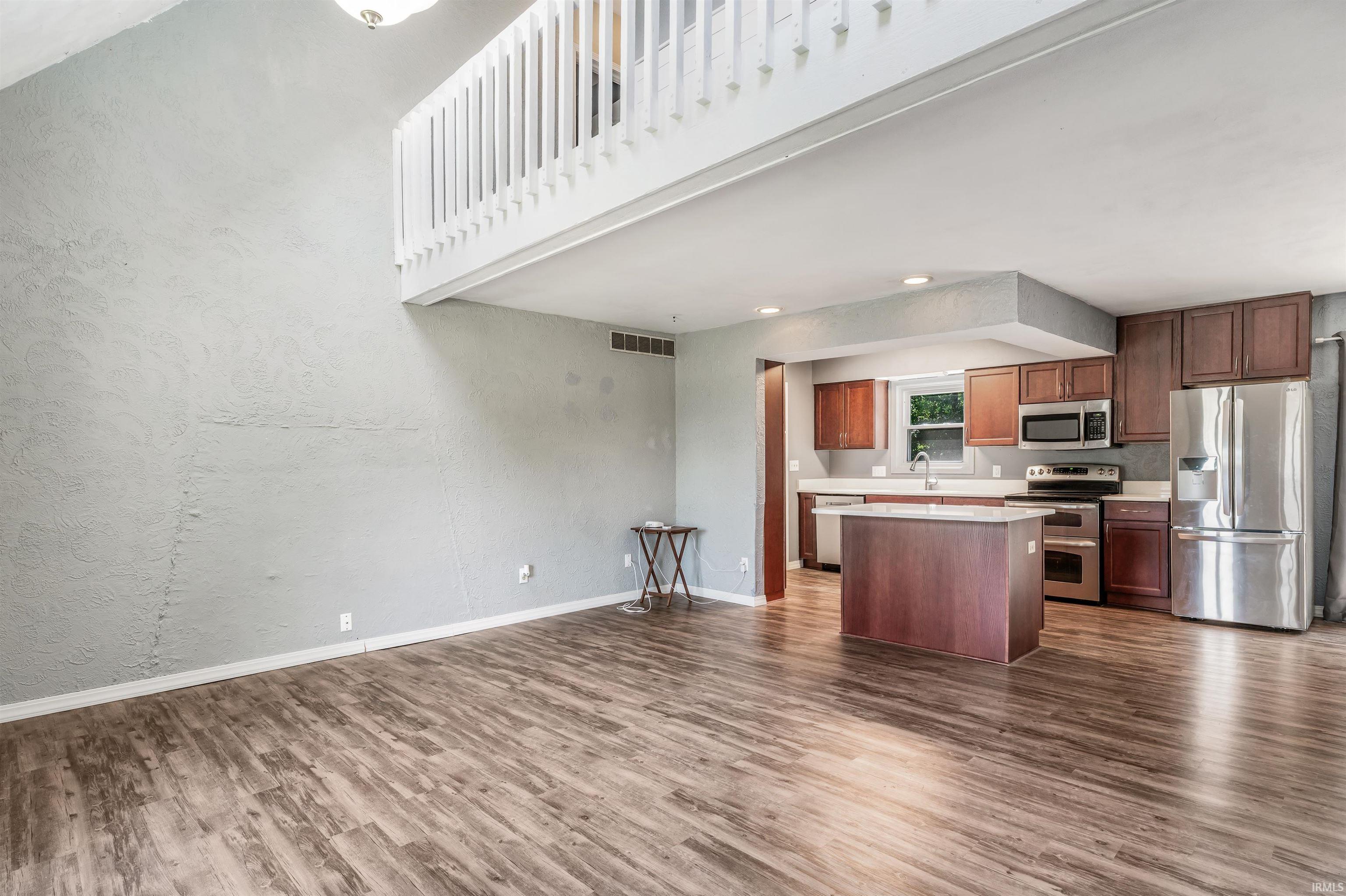 Homes for sale in Angola, IN | 710 Bluffview Dr, Angola, IN 46703 | MLS# 202532600