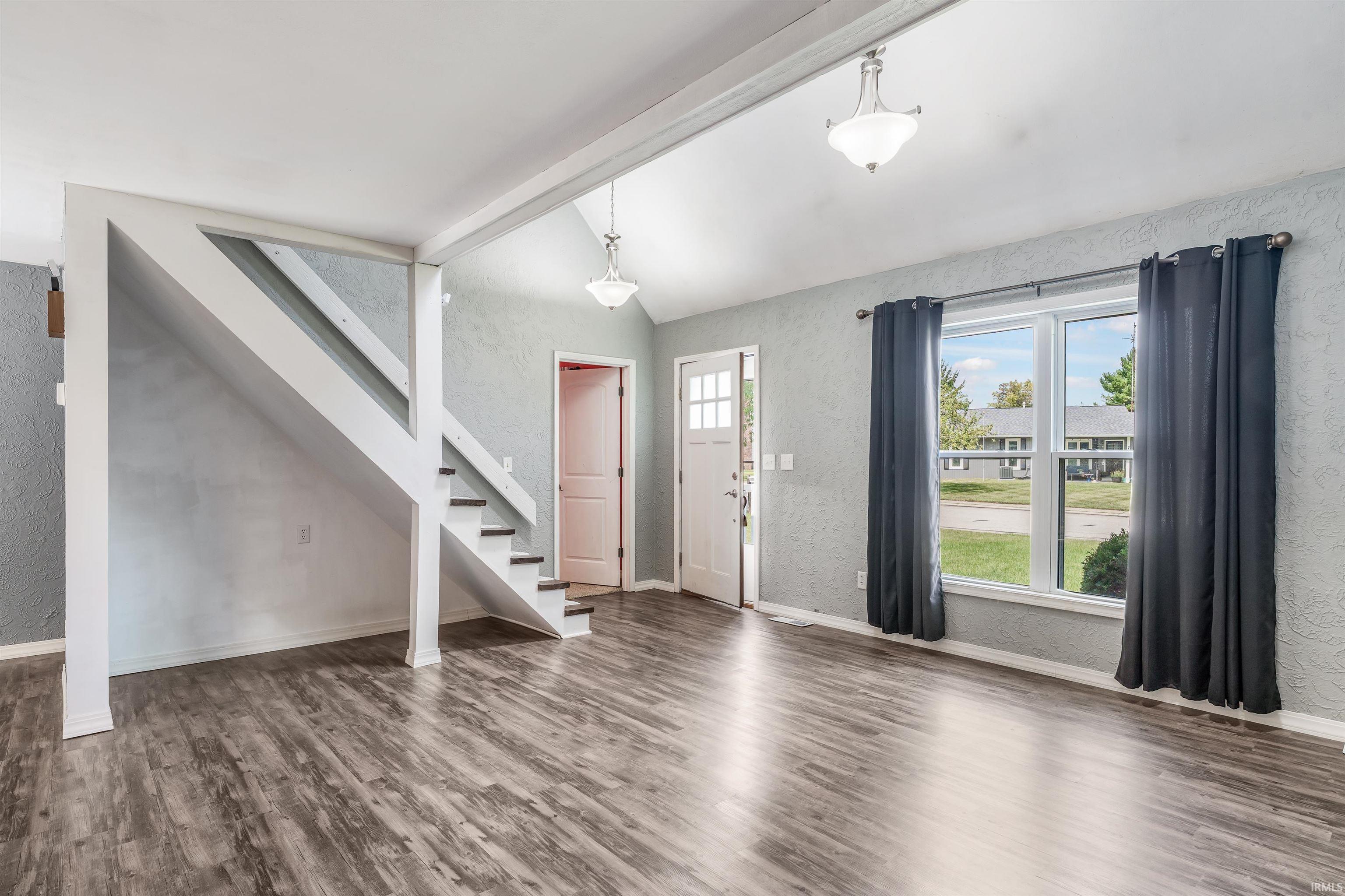 Homes for sale in Angola, IN | 710 Bluffview Dr, Angola, IN 46703 | MLS# 202532600