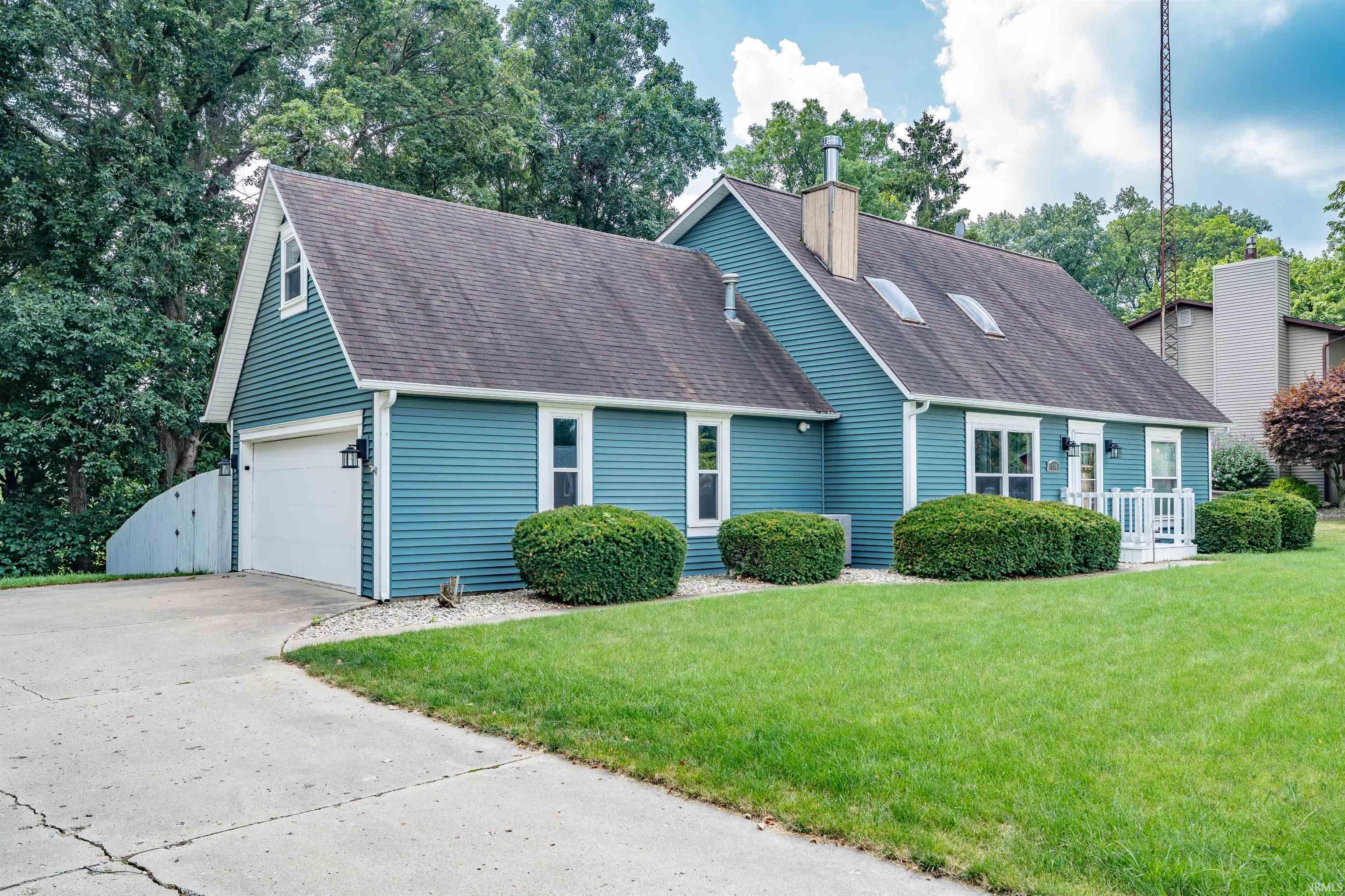 Homes for sale in Angola, IN | 710 Bluffview Dr, Angola, IN 46703 | MLS# 202532600