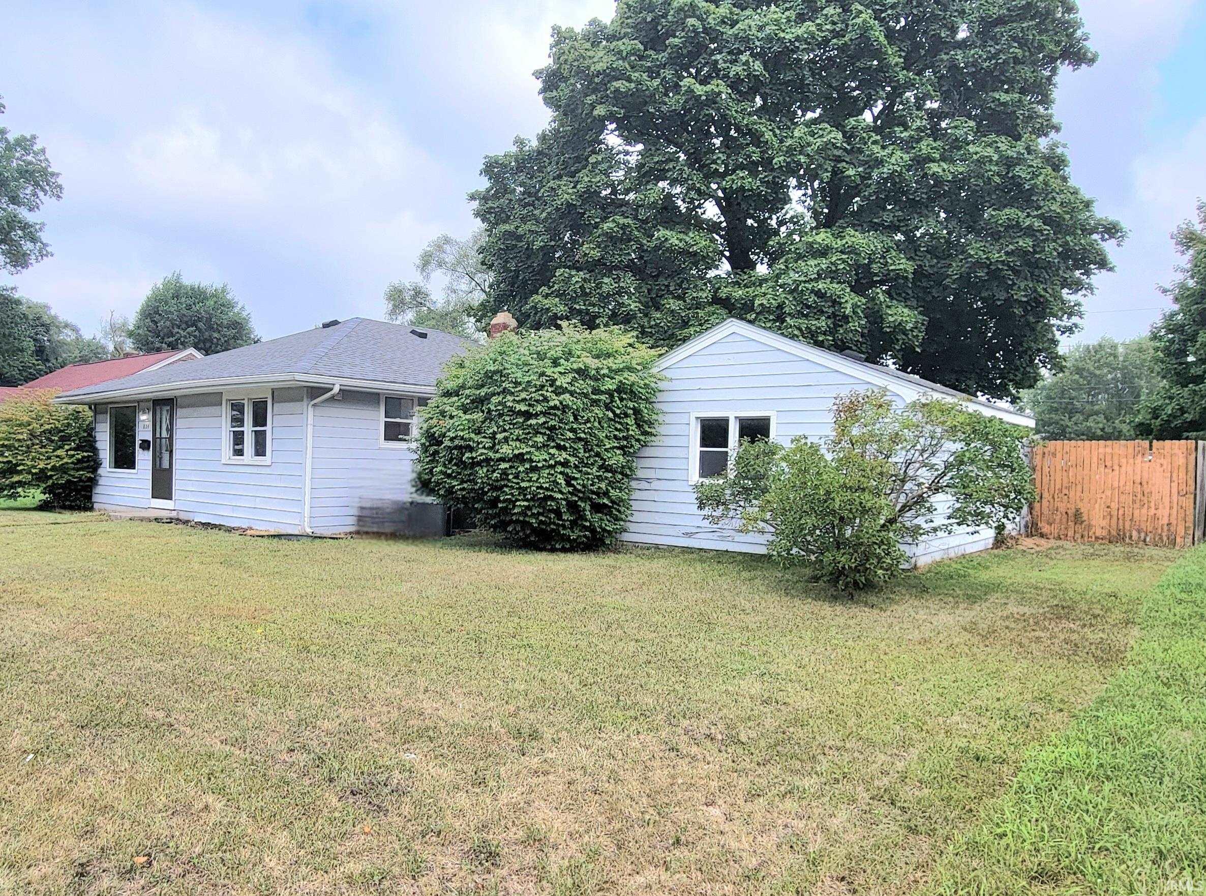 Homes for sale in Elkhart, IN | 824 W Lusher Ave, Elkhart, IN 46517 | MLS# 202532627