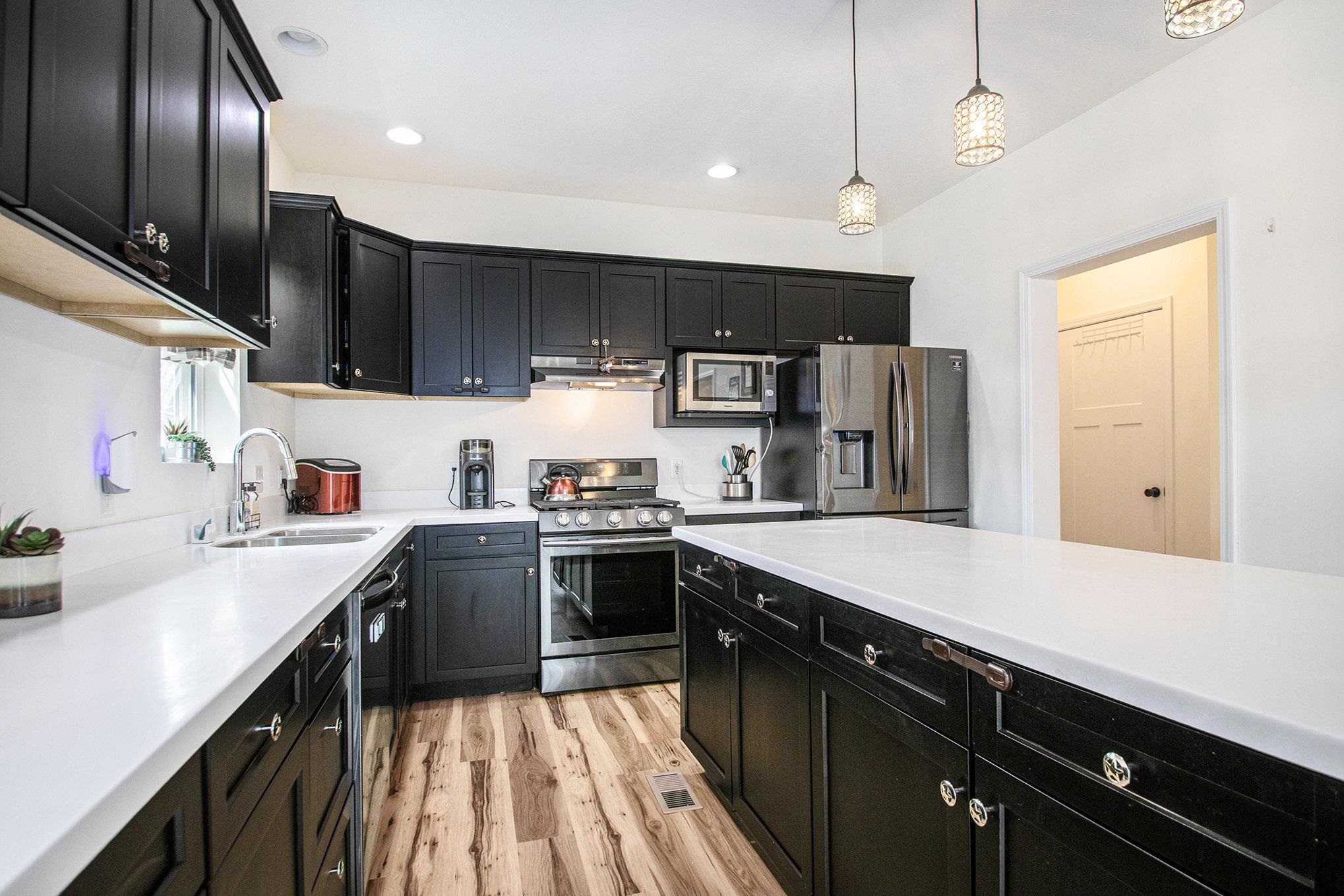 Photo 4 of 30418 Pine Bluff Drive