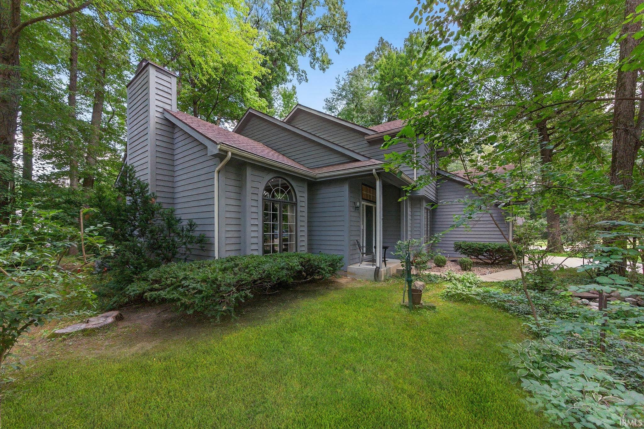 Homes for sale in Granger, IN | 11633 Oakwood Ln, Granger, IN 46530 | MLS# 202532640