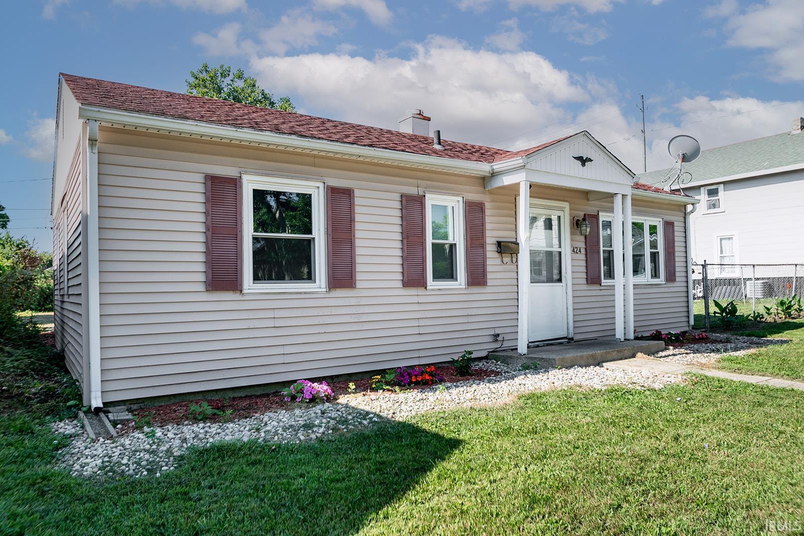 Photo 2 of 424 Eckart Street