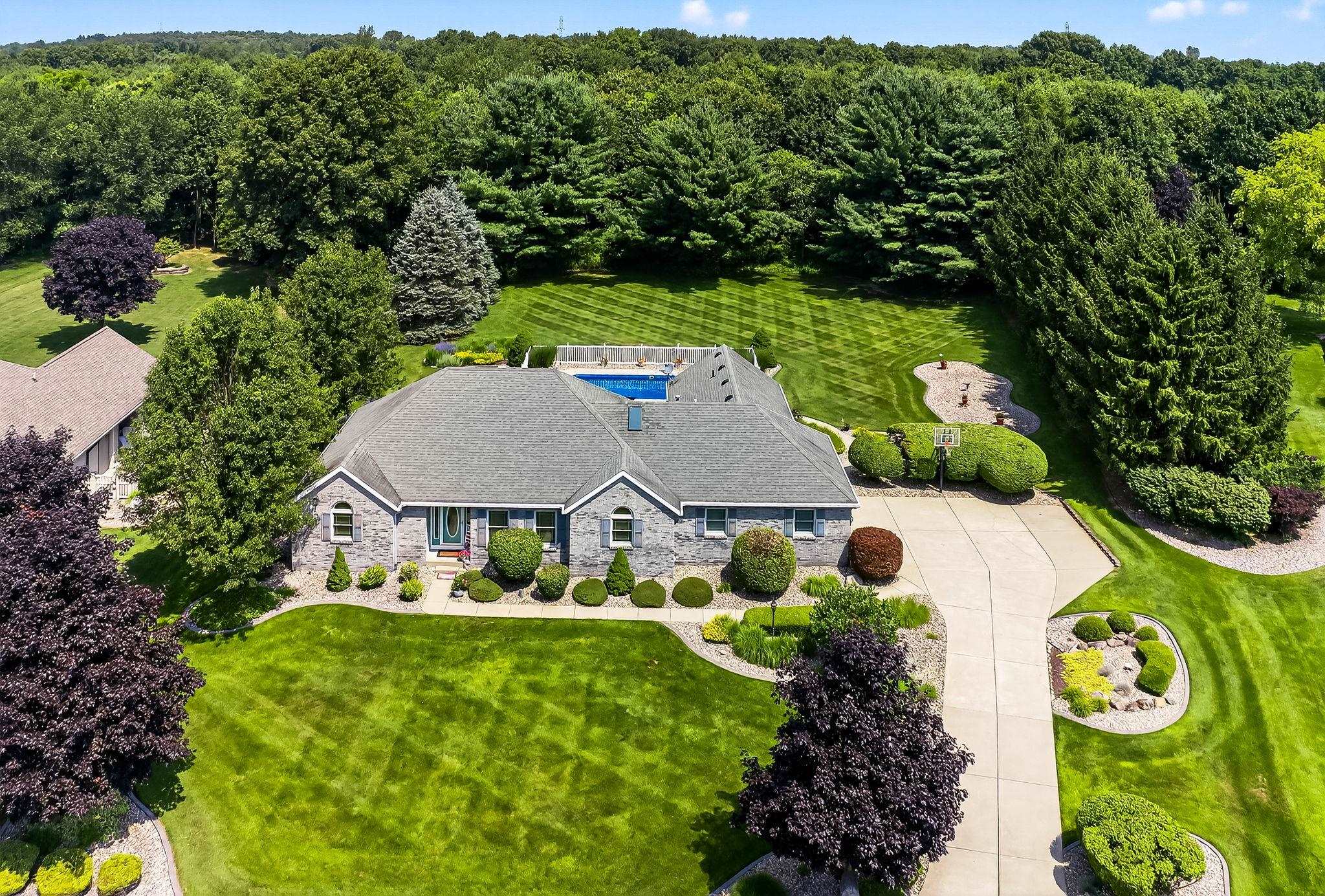 Homes for sale in Elkhart, IN | 51111 Stratford Ct, Elkhart, IN 46514 | MLS# 202532779