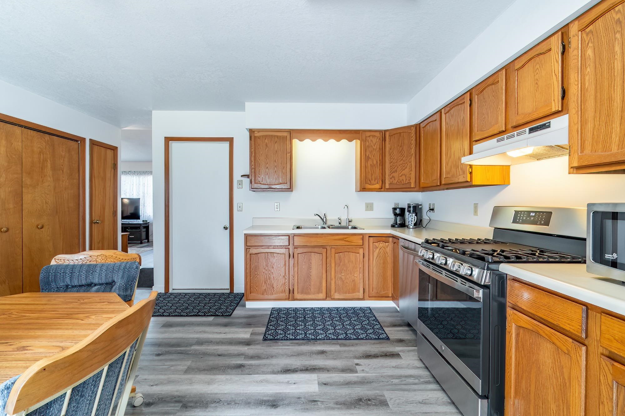 Photo 6 of 700 Apple Hill Way