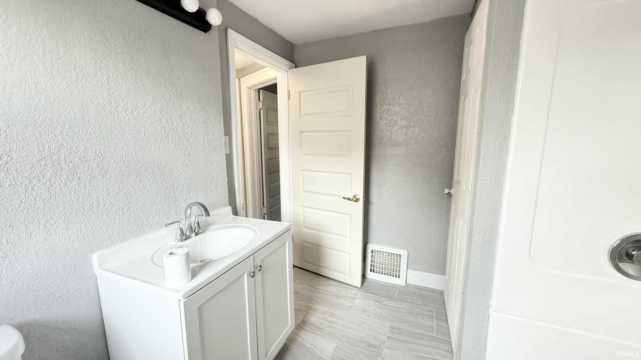 Photo 8 of 1308 E Rudisill Boulevard