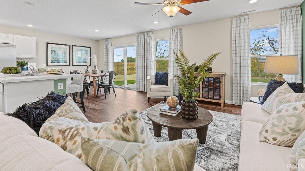 Photo 3 of 1037 Catesby Court