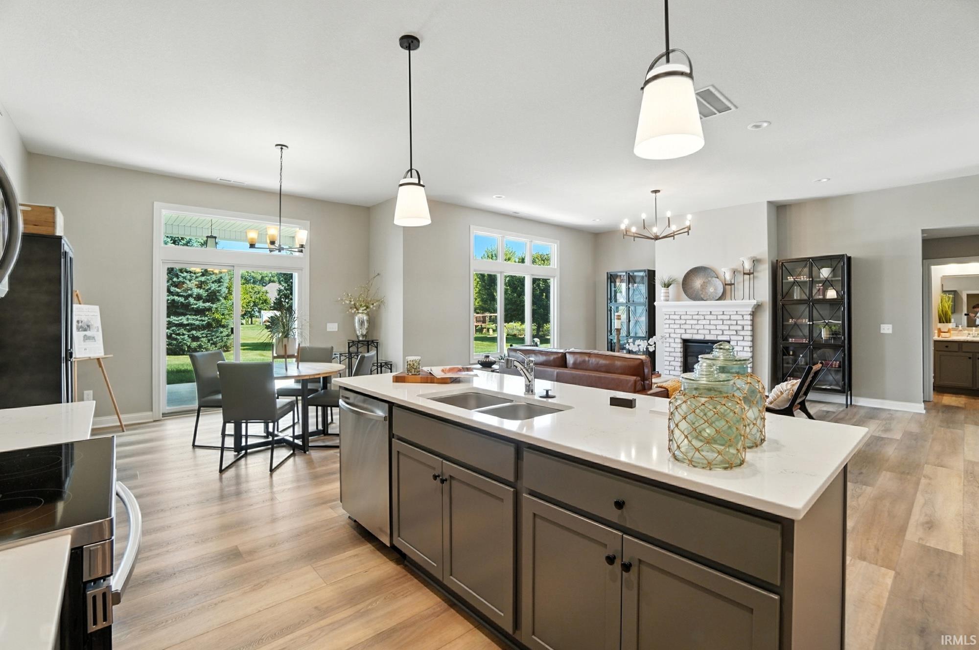 Photo 11 of 9175 Landin Pointe Boulevard