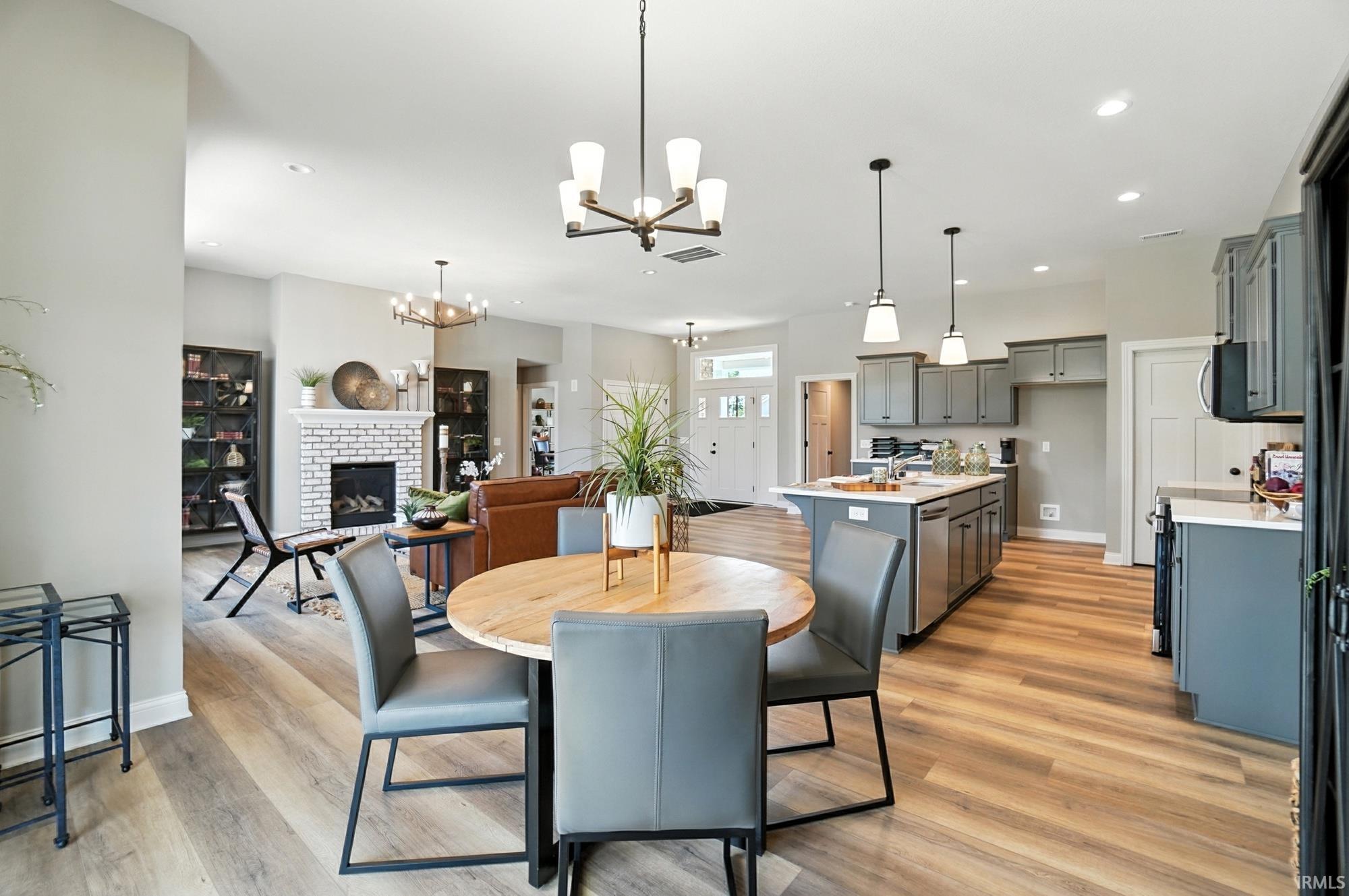 Photo 13 of 9175 Landin Pointe Boulevard