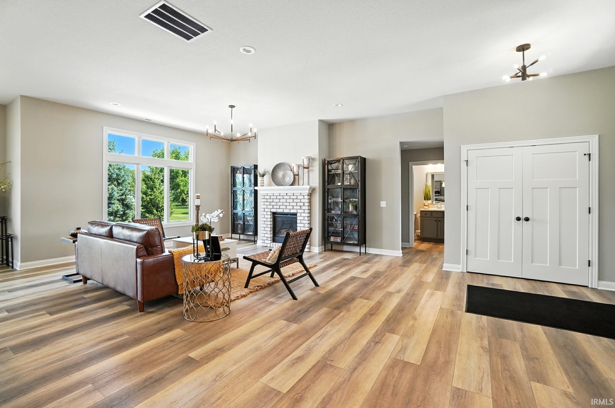 Photo 5 of 9175 Landin Pointe Boulevard