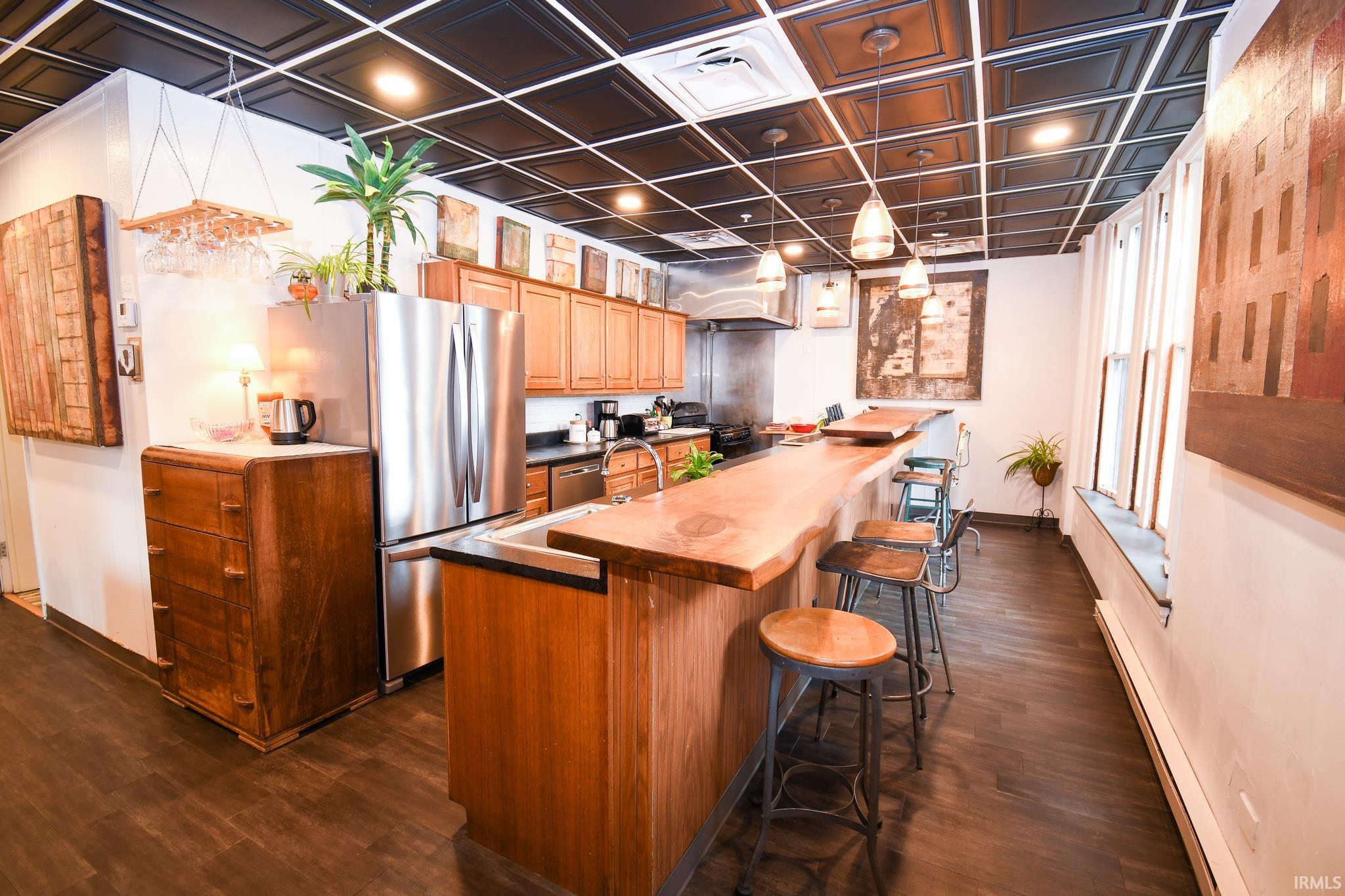 Photo 10 of 533 W Washington Boulevard