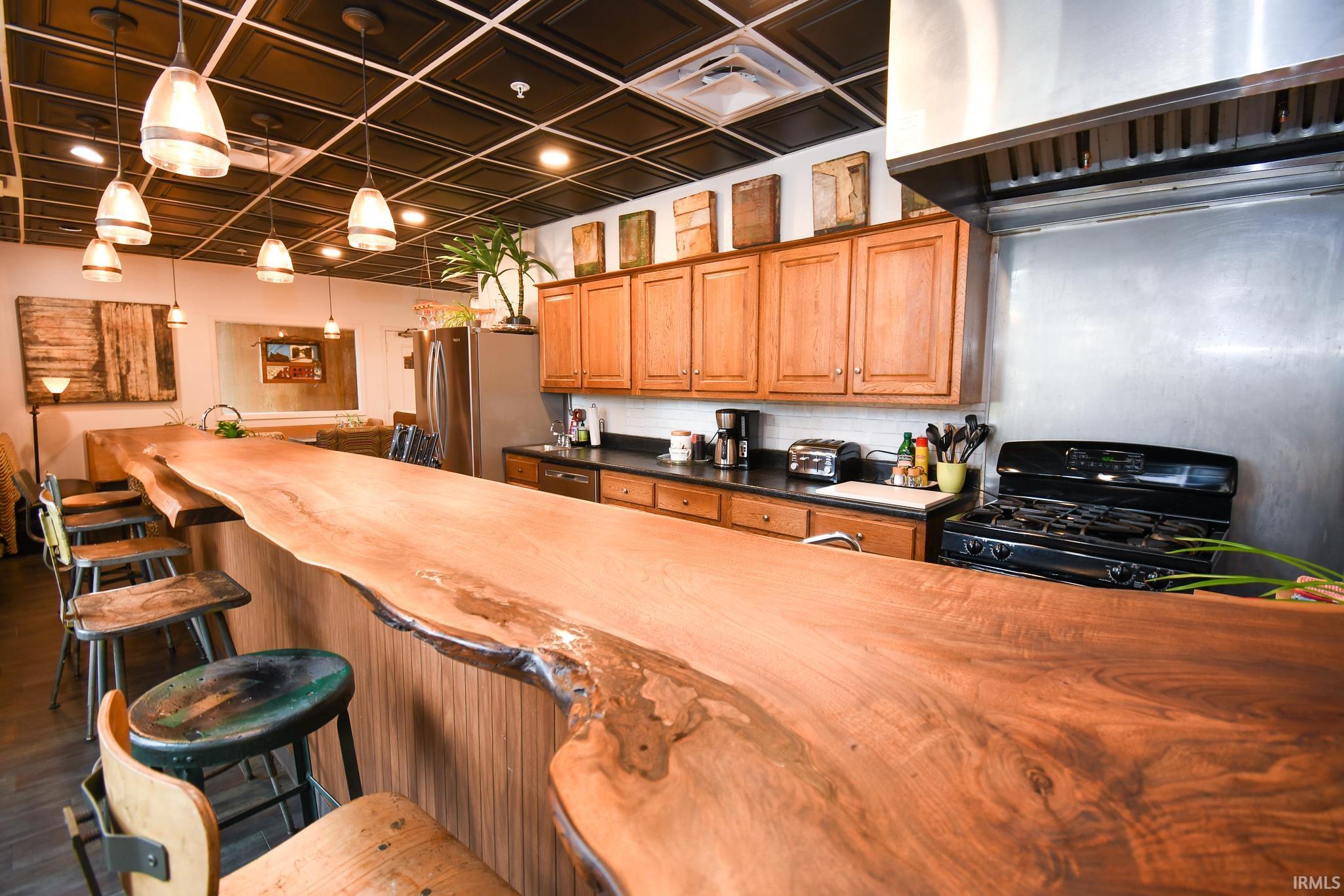 Photo 11 of 533 W Washington Boulevard