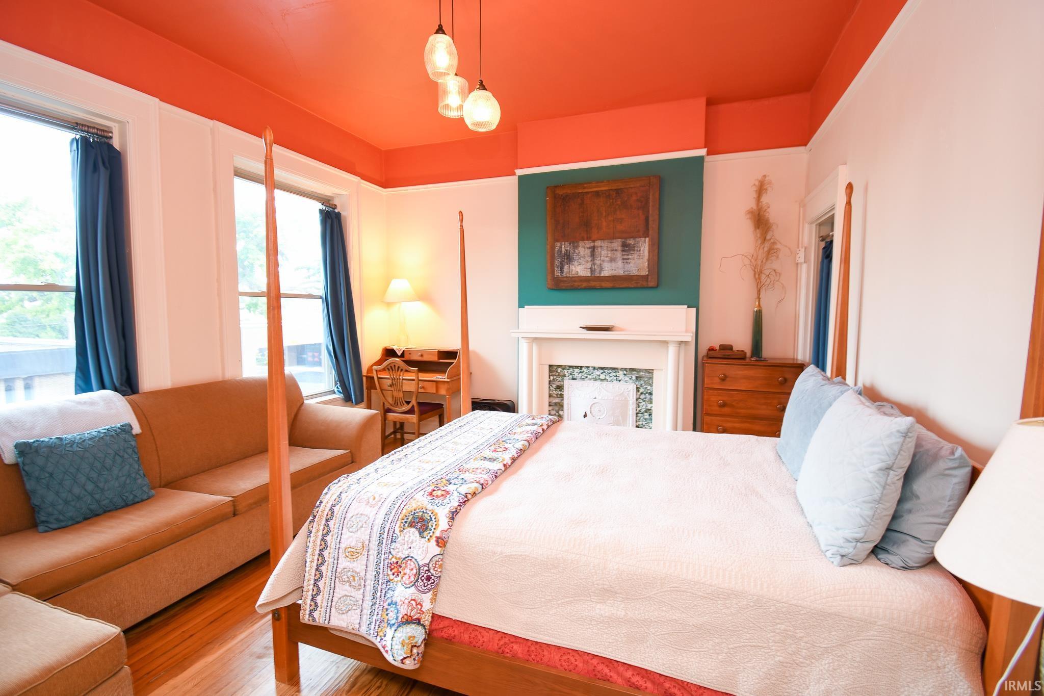 Photo 15 of 533 W Washington Boulevard