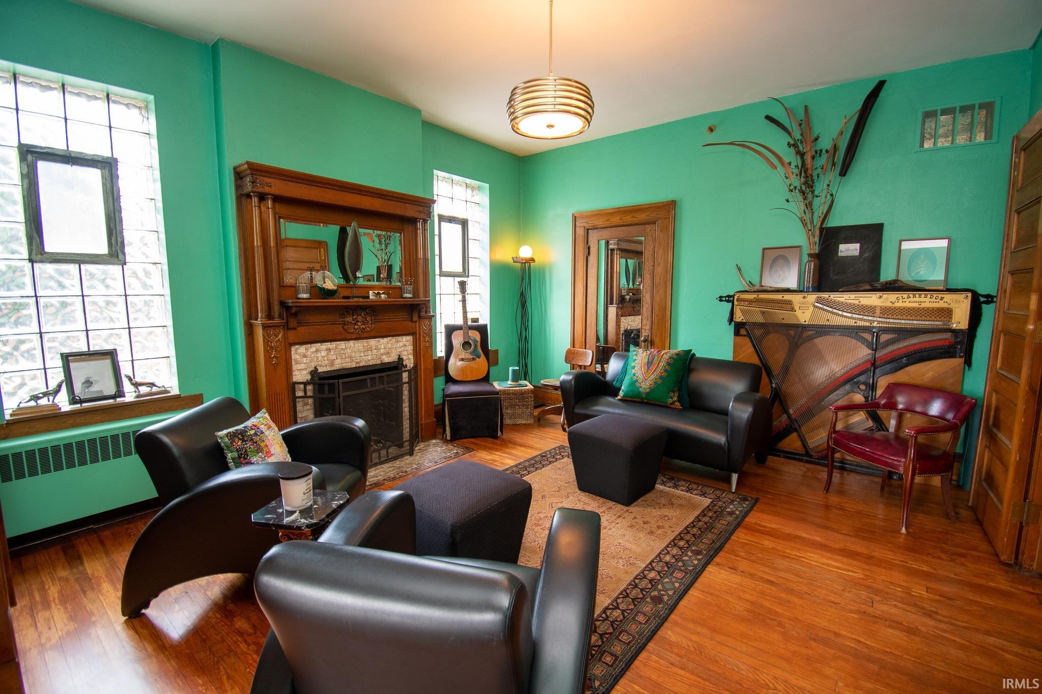 Photo 7 of 533 W Washington Boulevard