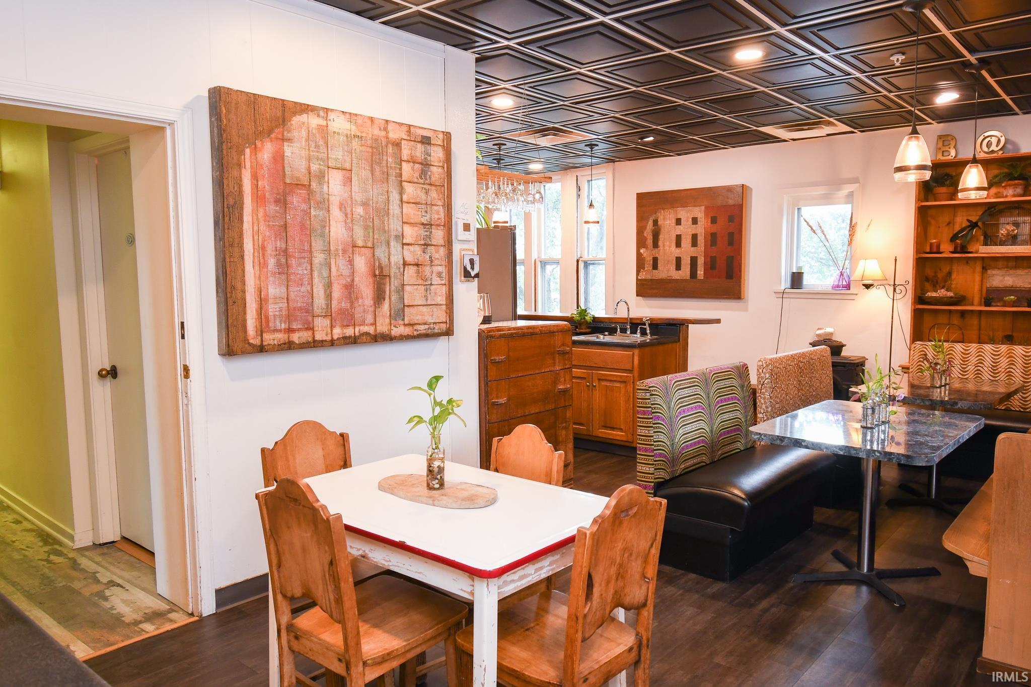 Photo 9 of 533 W Washington Boulevard