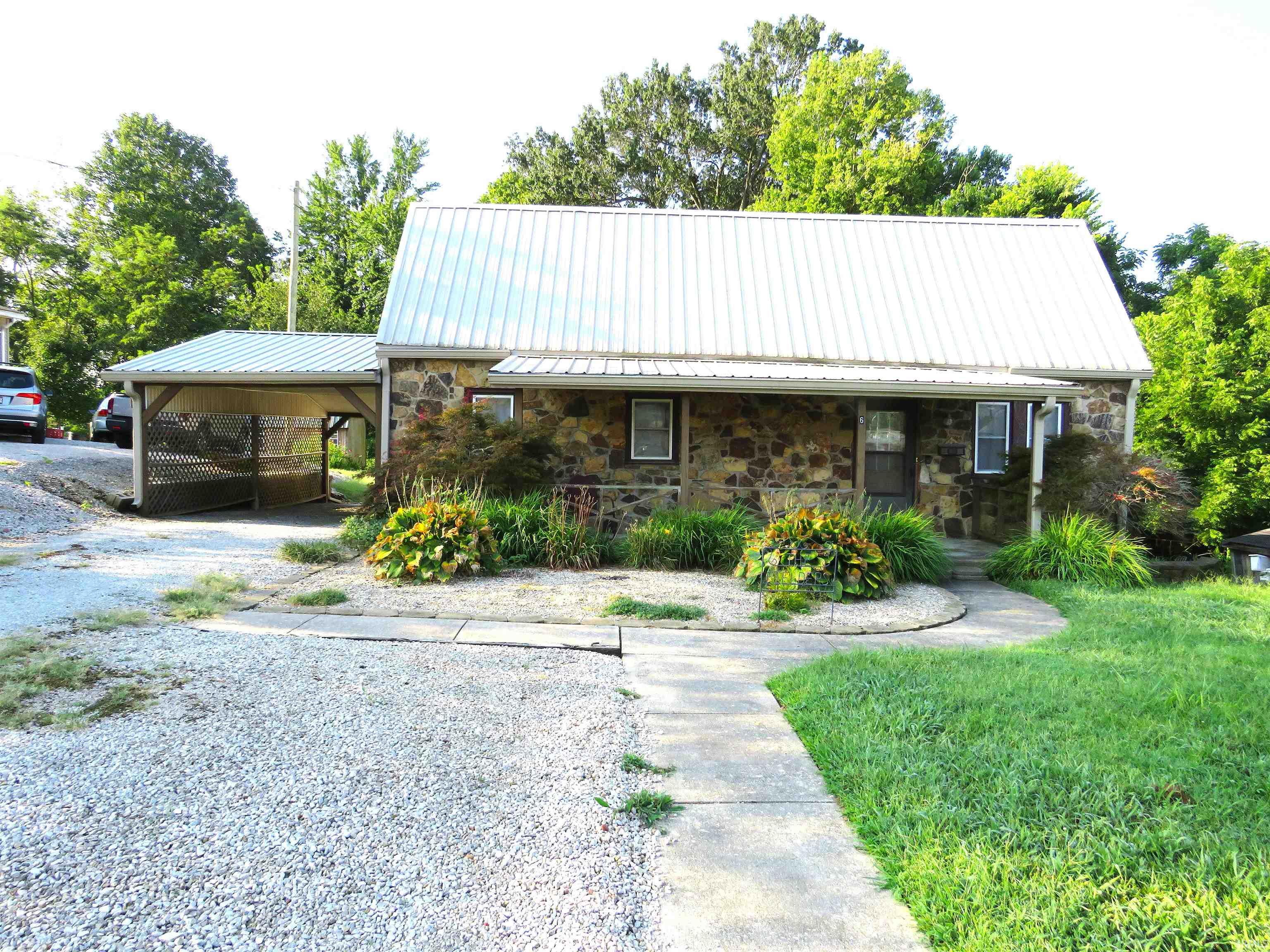 Homes for sale in Bloomfield, IN | 6 E Judson St, Bloomfield, IN 47424 | MLS# 202533032