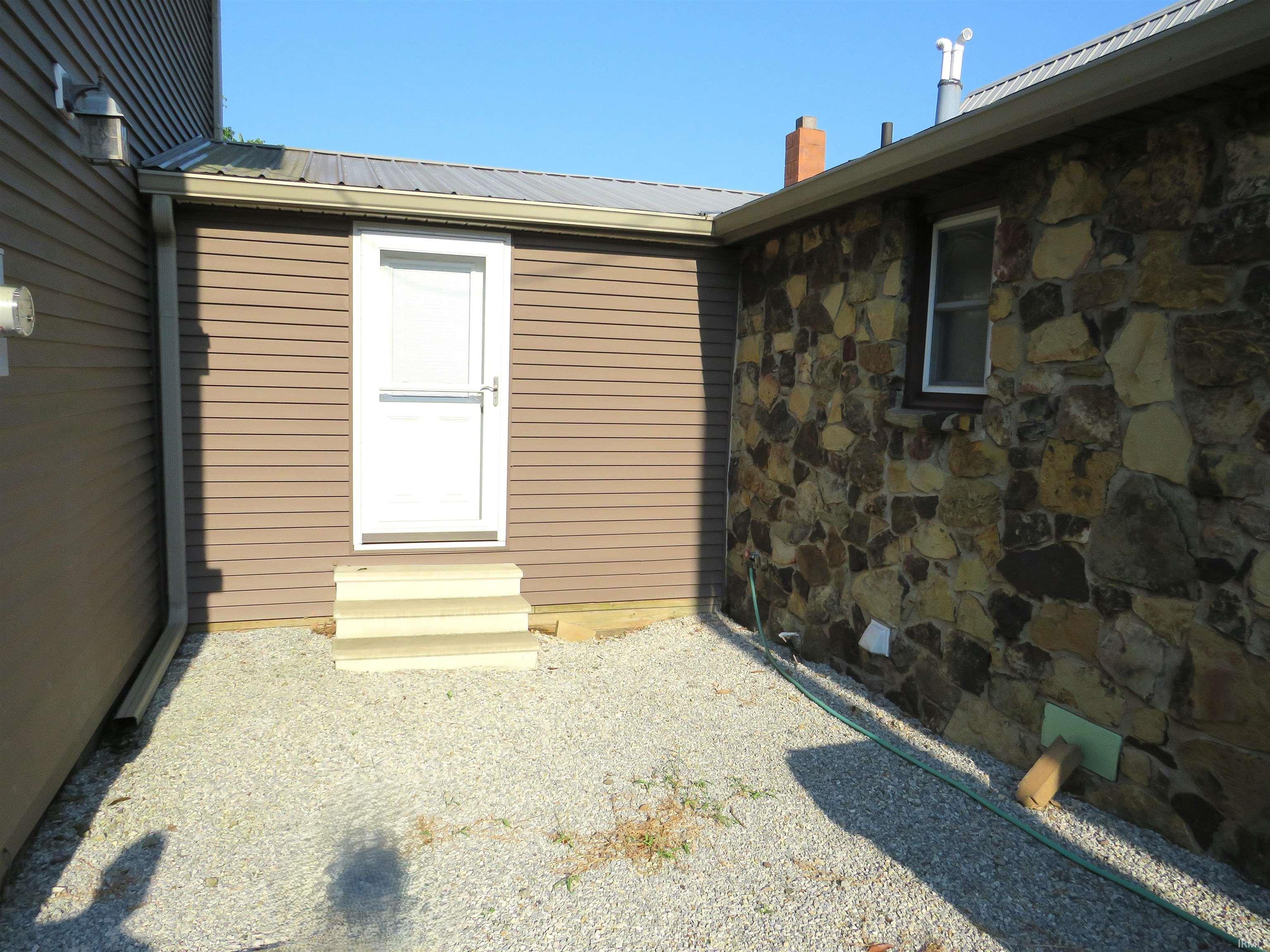 Homes for sale in Bloomfield, IN | 6 E Judson St, Bloomfield, IN 47424 | MLS# 202533032