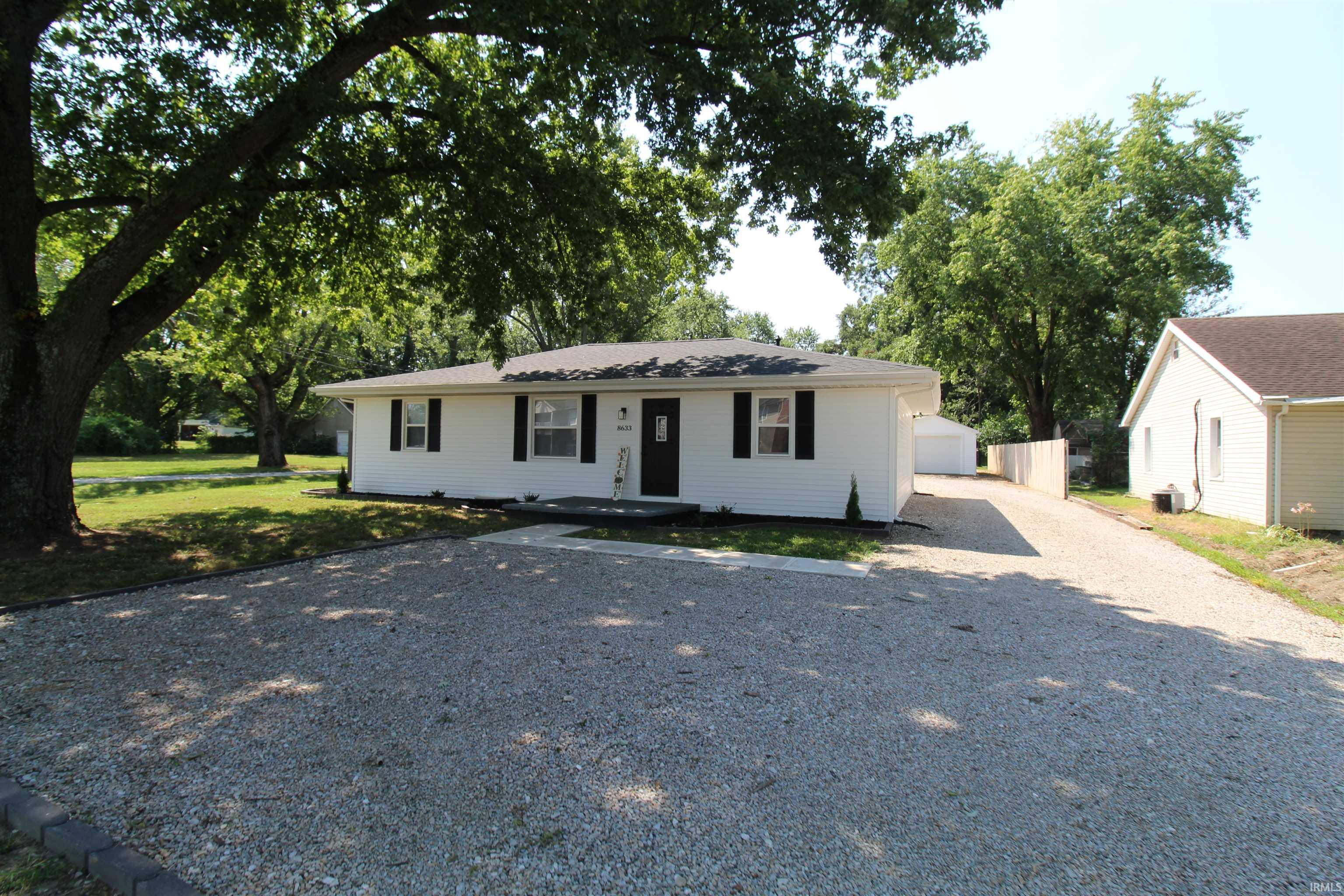 Homes for sale in Newburgh, IN | 8633 Outer Lincoln Ave, Newburgh, IN 47630 | MLS# 202533072