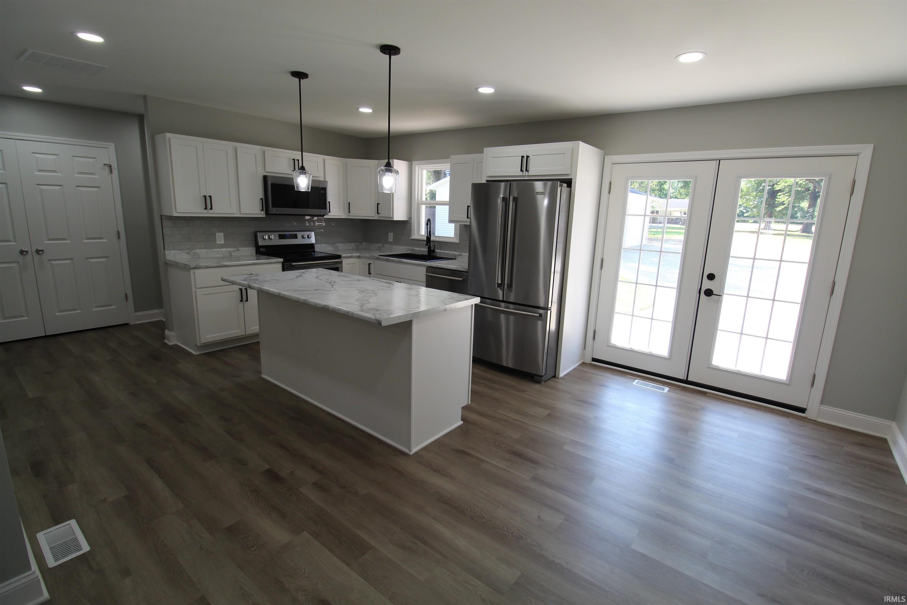 Homes for sale in Newburgh, IN | 8633 Outer Lincoln Ave, Newburgh, IN 47630 | MLS# 202533072