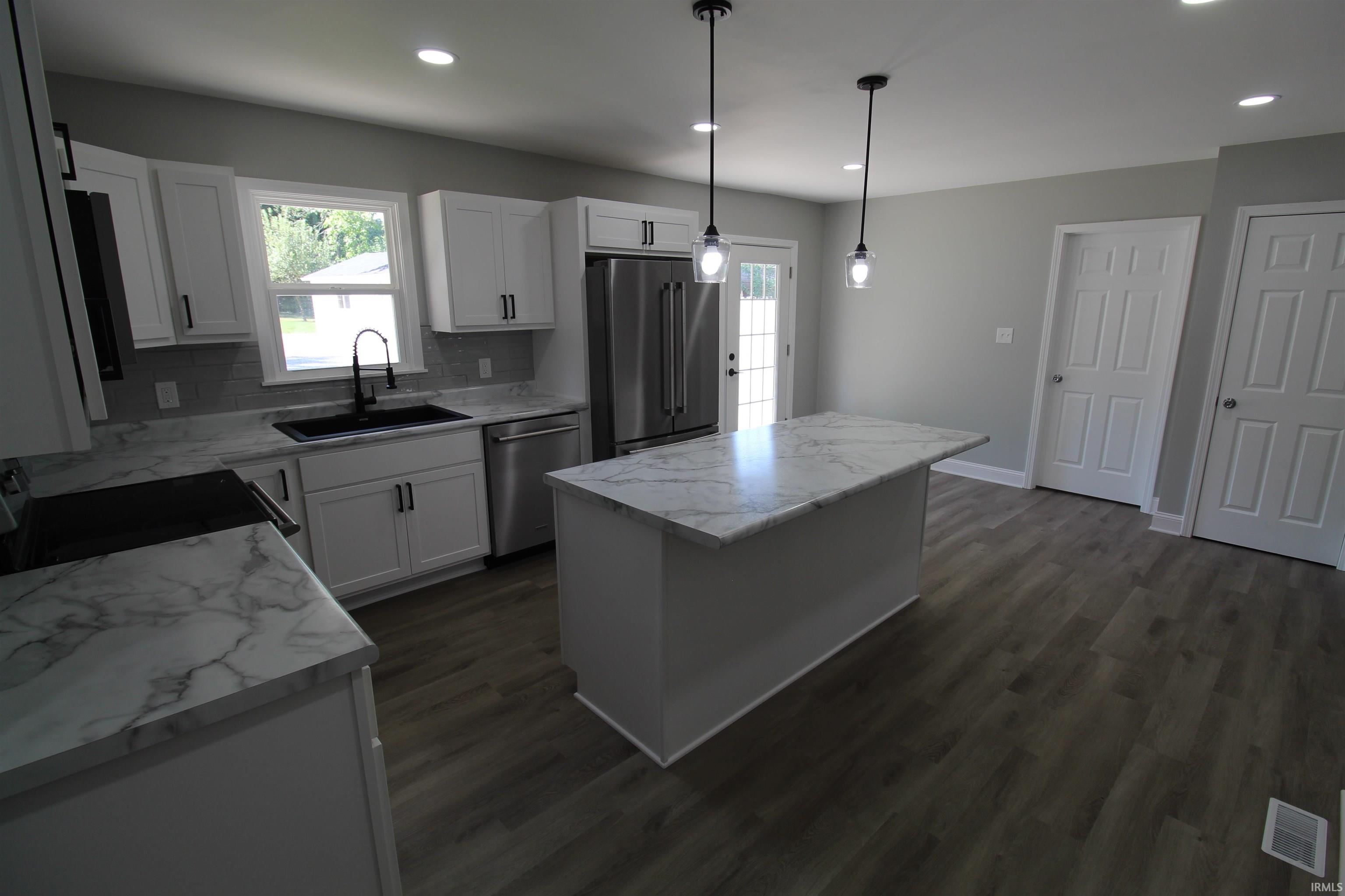 Homes for sale in Newburgh, IN | 8633 Outer Lincoln Ave, Newburgh, IN 47630 | MLS# 202533072