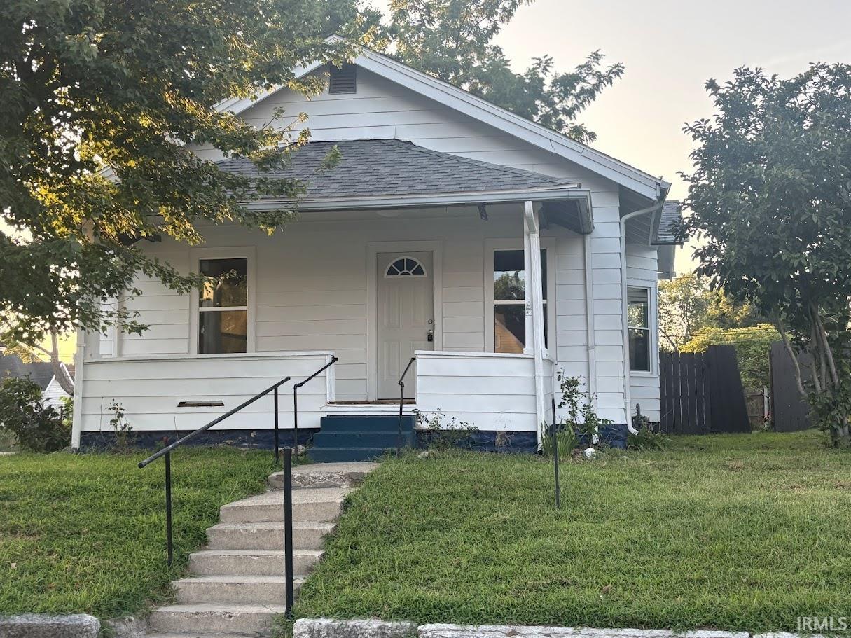 Homes for sale in Vincennes, IN | 1224 N Upper 11th St, Vincennes, IN 47591 | MLS# 202533097