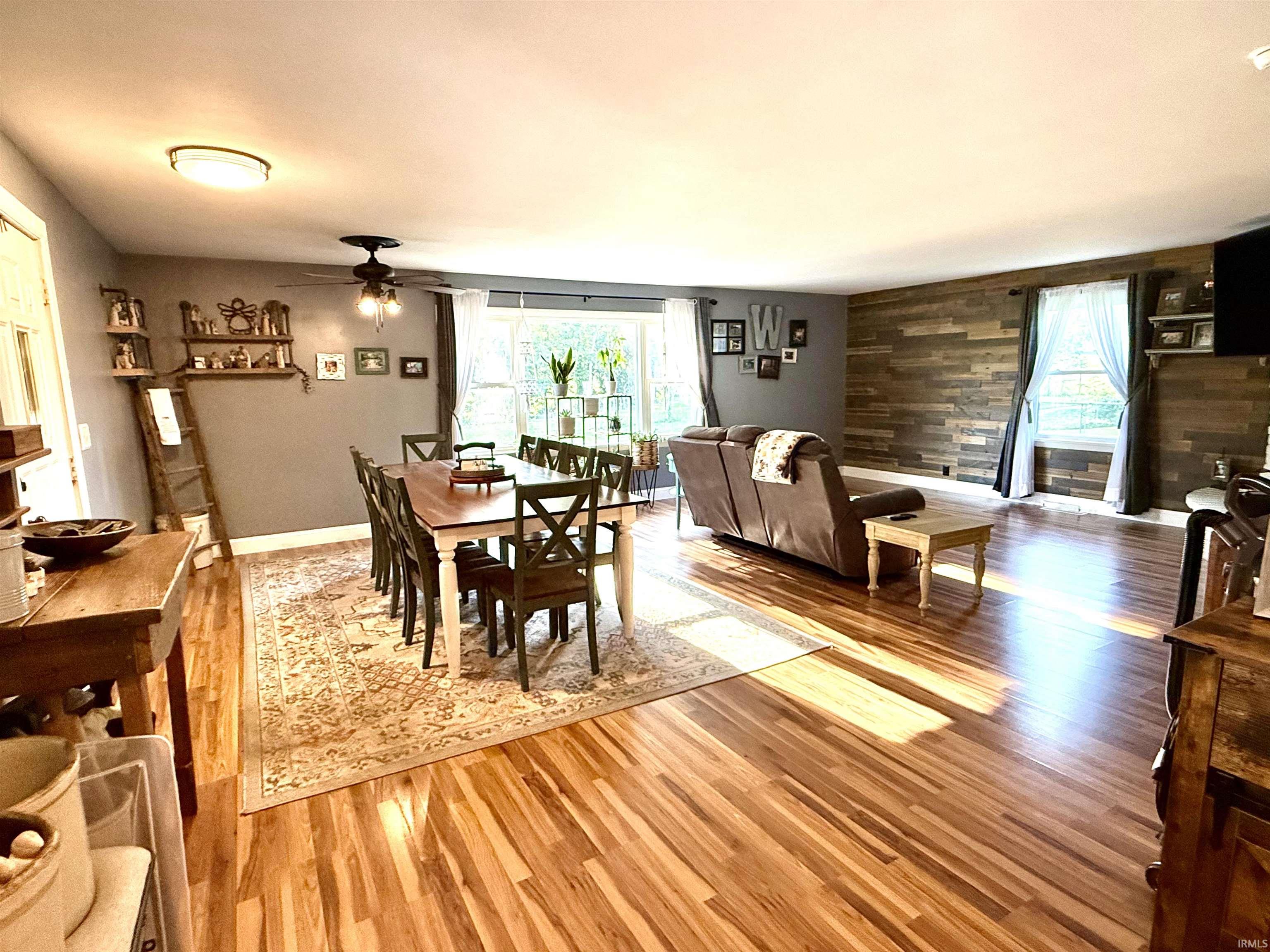 Homes for sale in Bedford, IN | 918 Old Farm Rd, Bedford, IN 47421 | MLS# 202533214