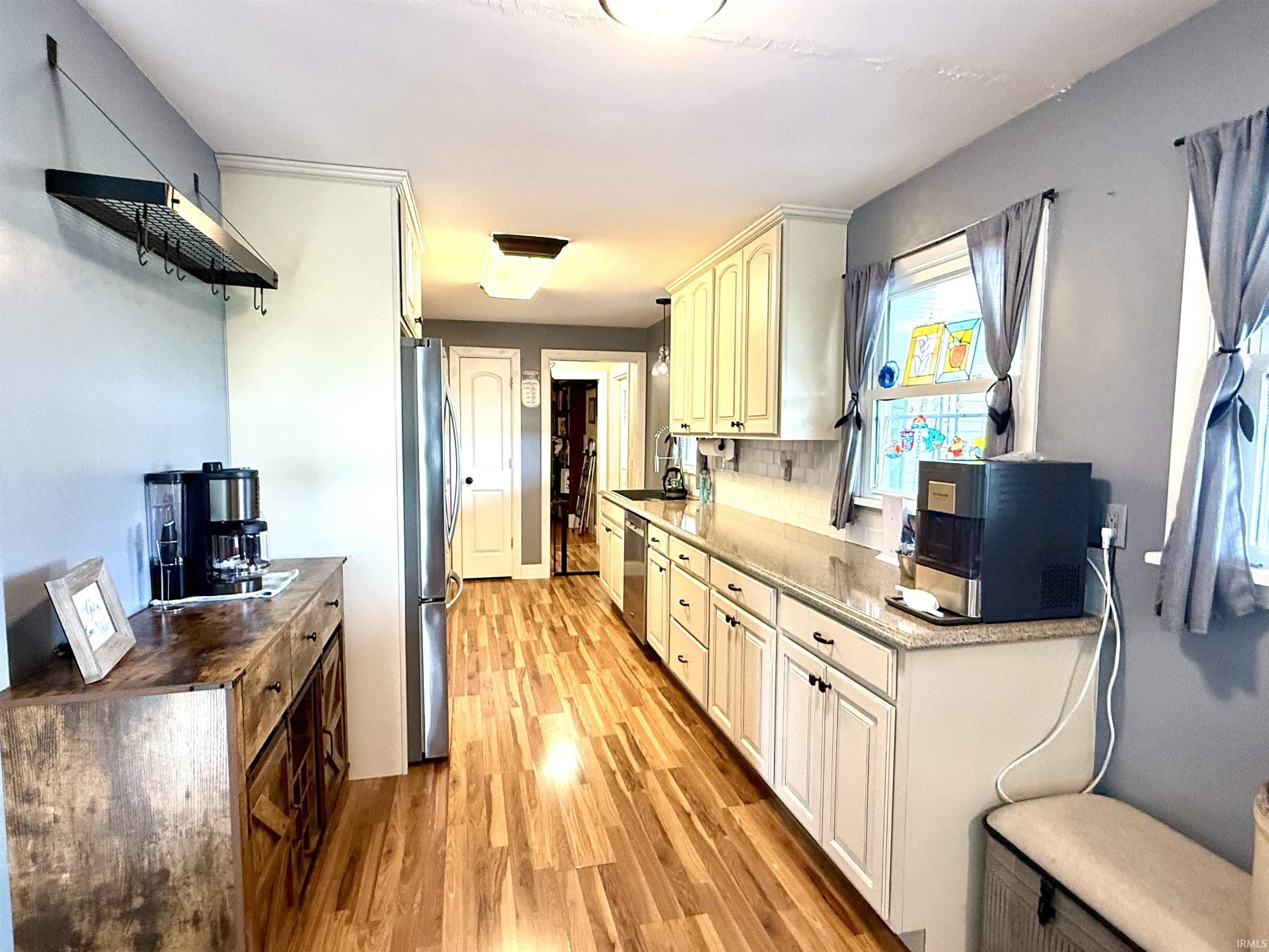 Homes for sale in Bedford, IN | 918 Old Farm Rd, Bedford, IN 47421 | MLS# 202533214