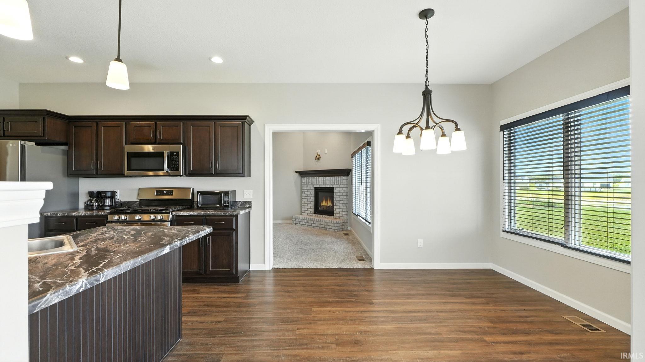 Photo 11 of 602 Pioneer Street