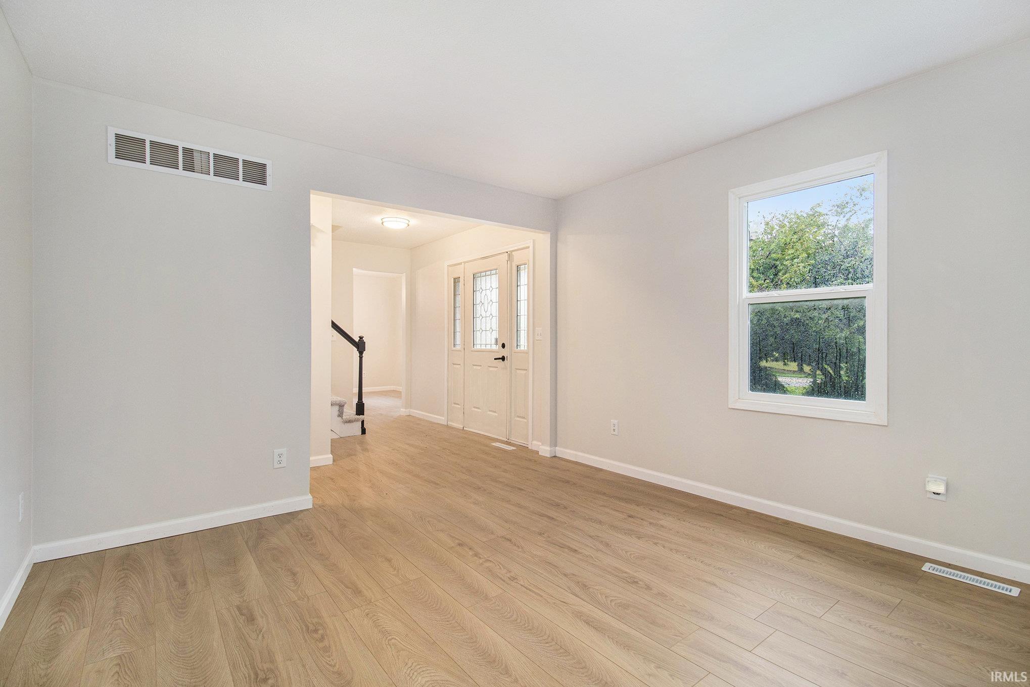 Homes for sale in South Bend, IN | 519 E Johnson Rd, South Bend, IN 46614 | MLS# 202533256