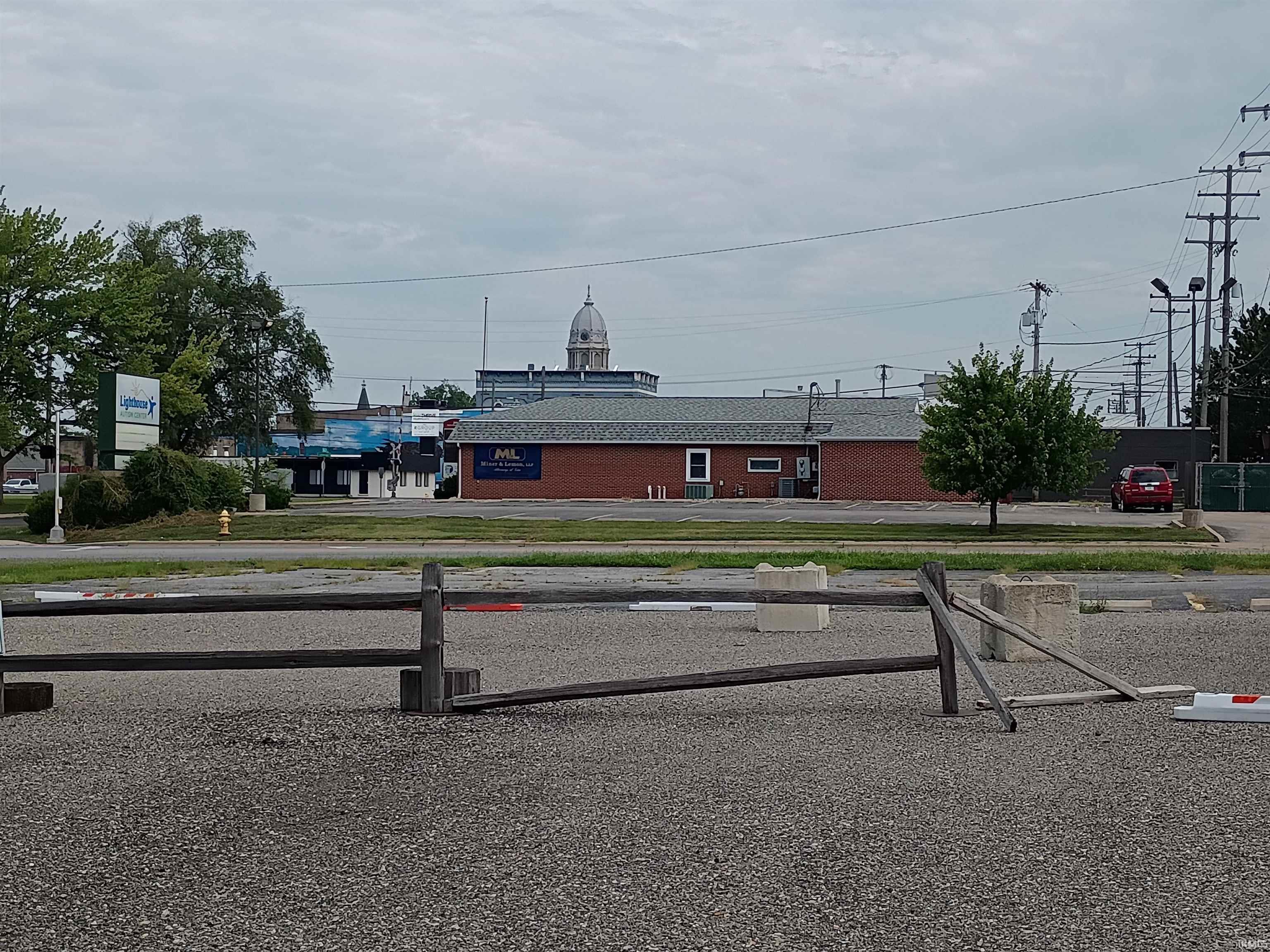 Photo 4 of 415 S Buffalo Street