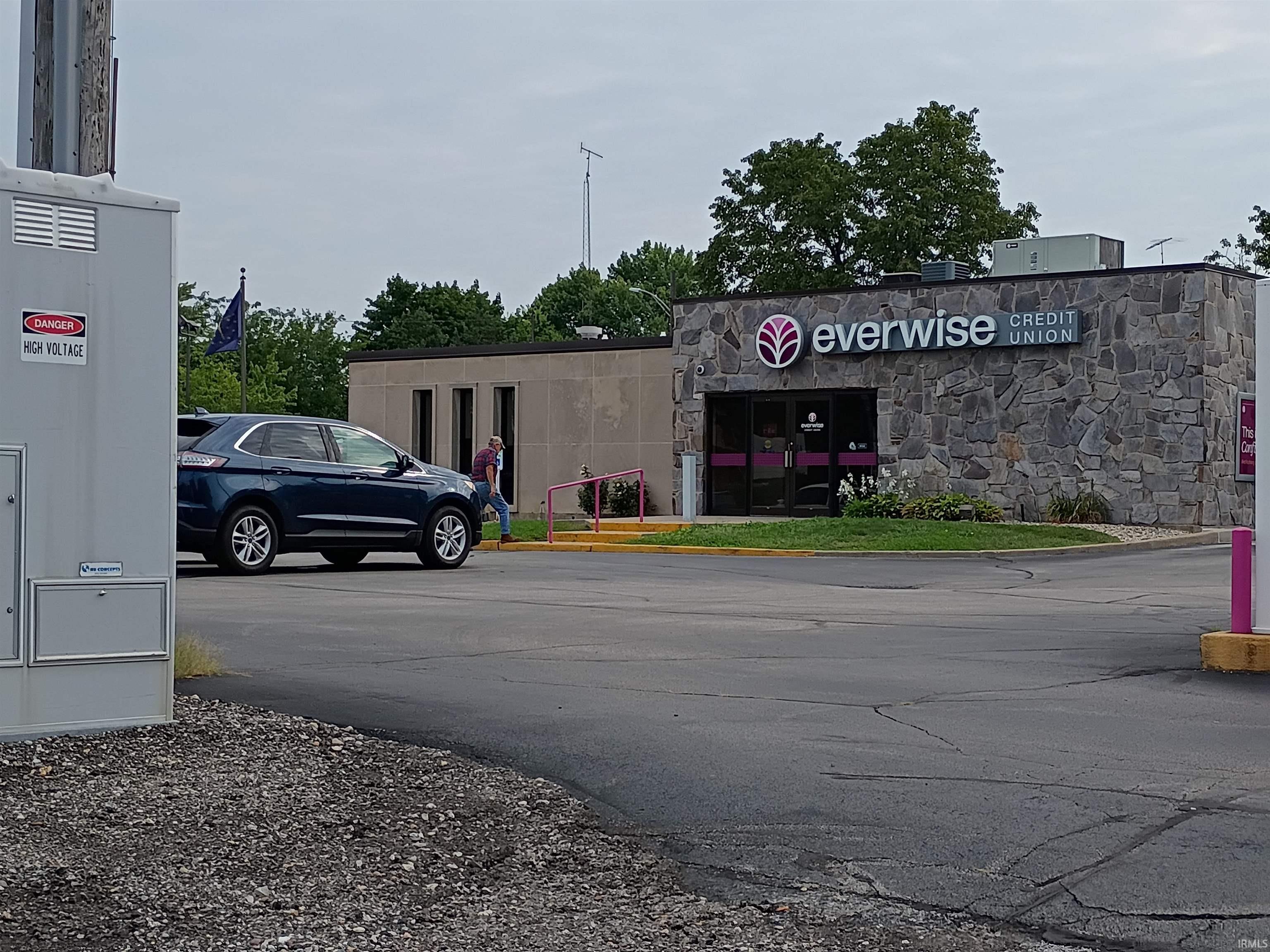 Photo 27 of 415 S Buffalo Street