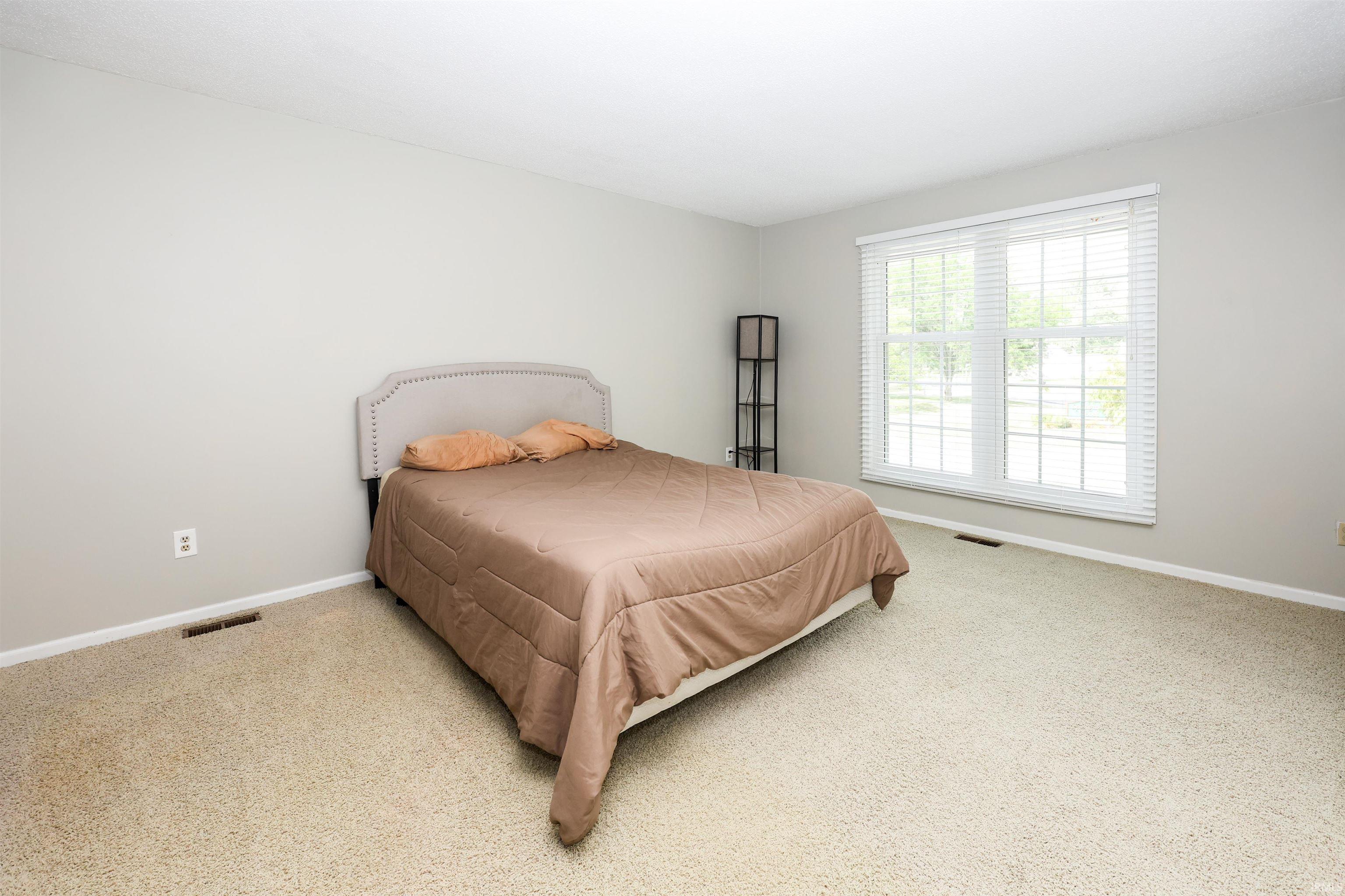 Photo 16 of 4905 Pinebrook Drive