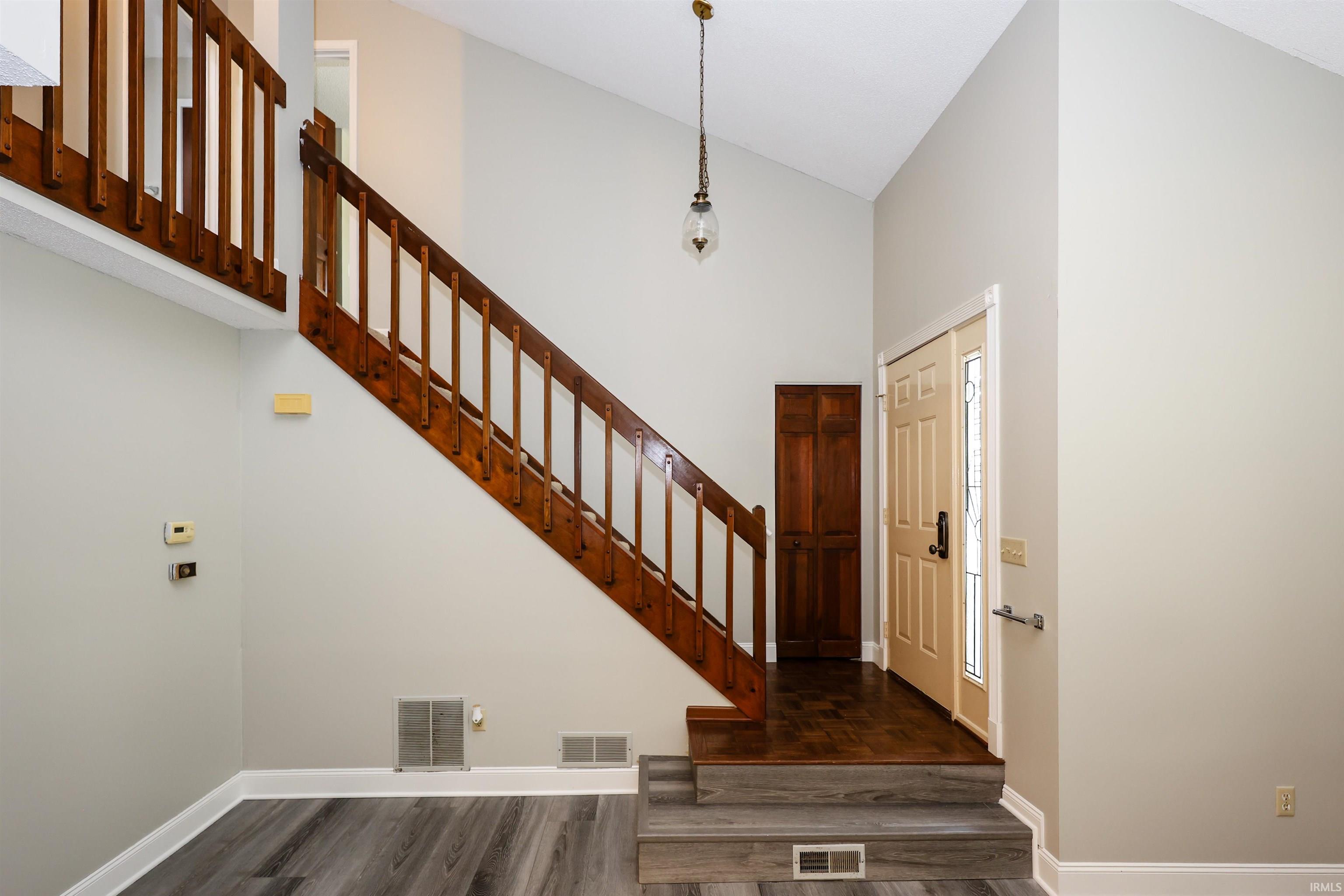 Photo 3 of 4905 Pinebrook Drive