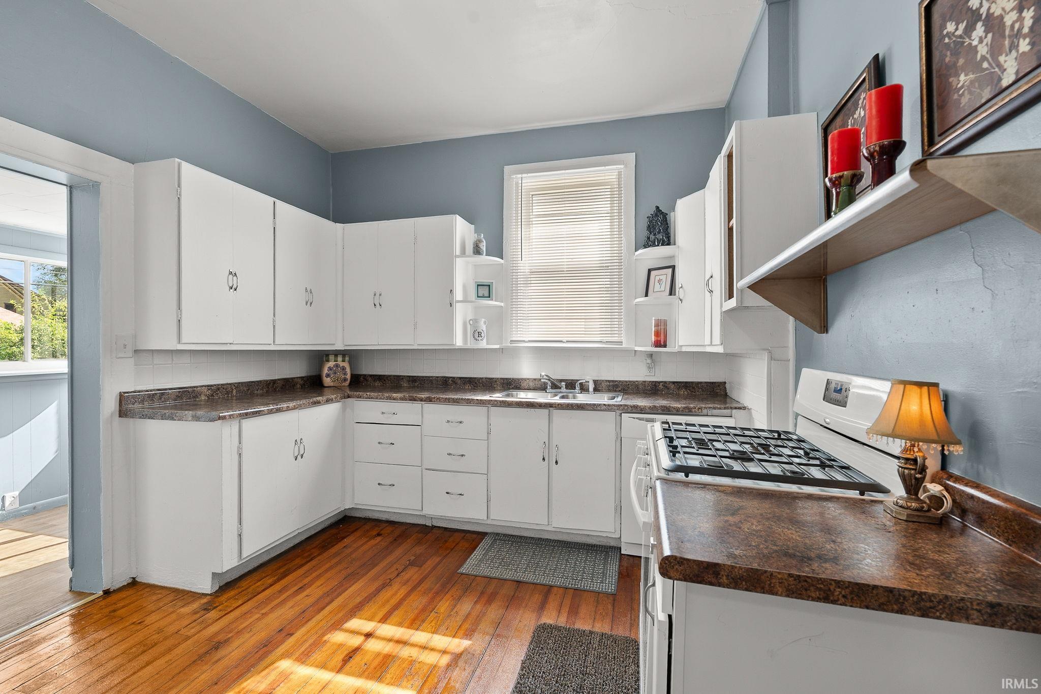 Photo 11 of 1712 Illinois Street