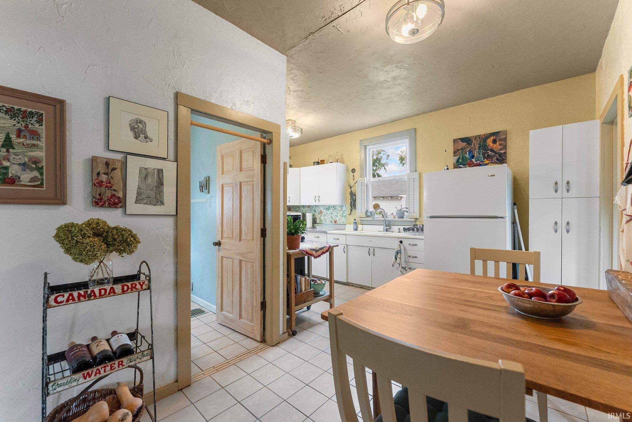 Photo 11 of 1712 High Street