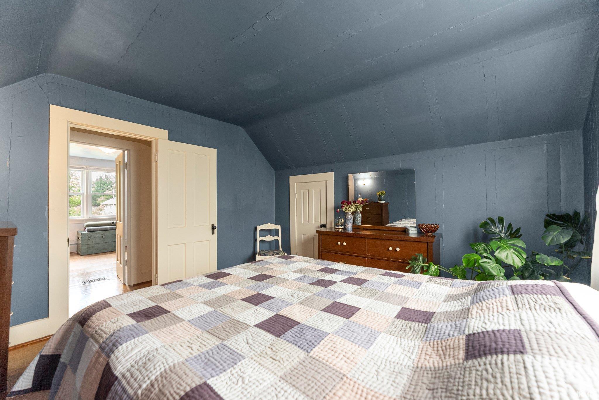 Photo 18 of 1712 High Street