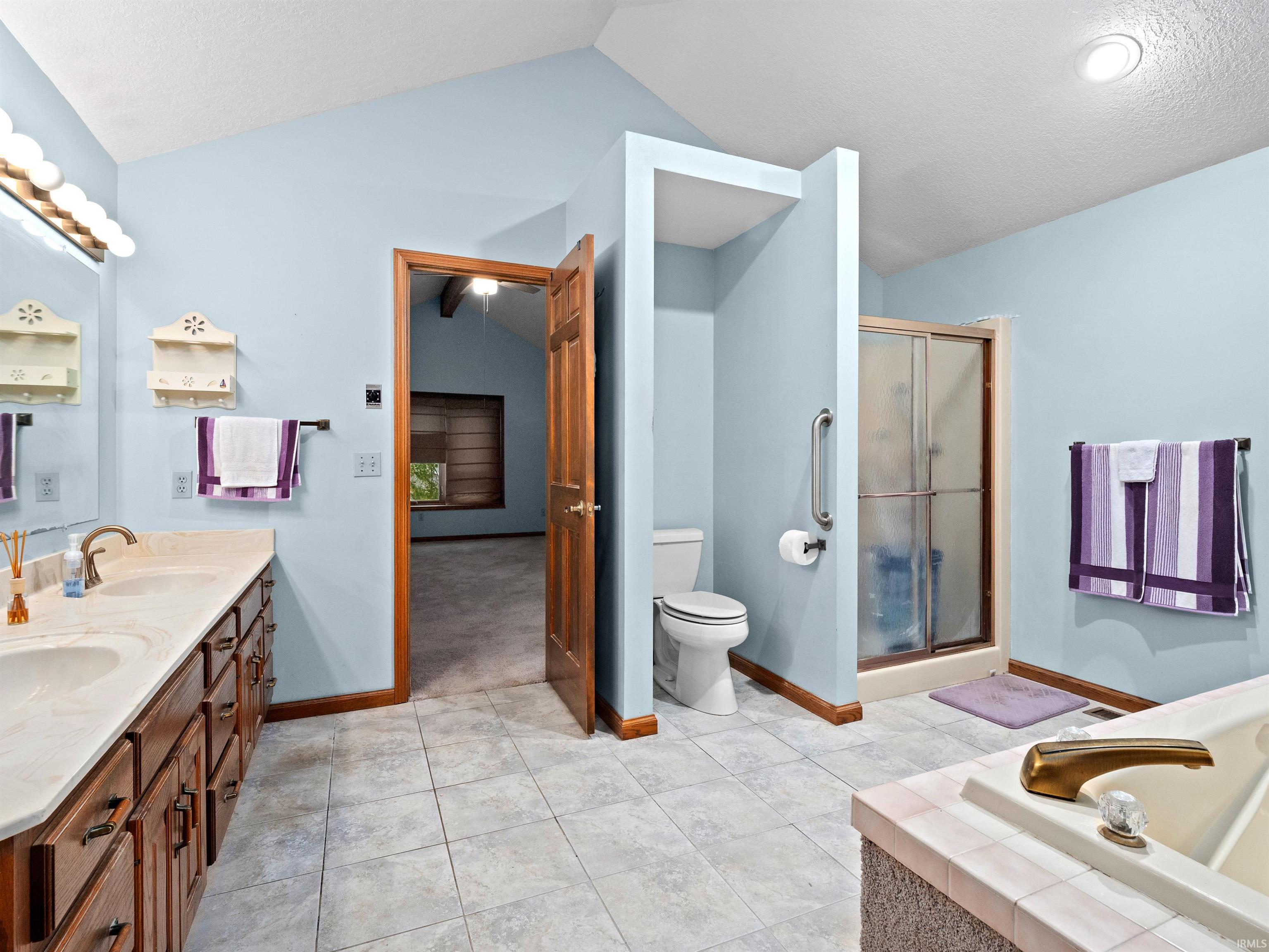 Photo 5 of 6725 Lakewood Court