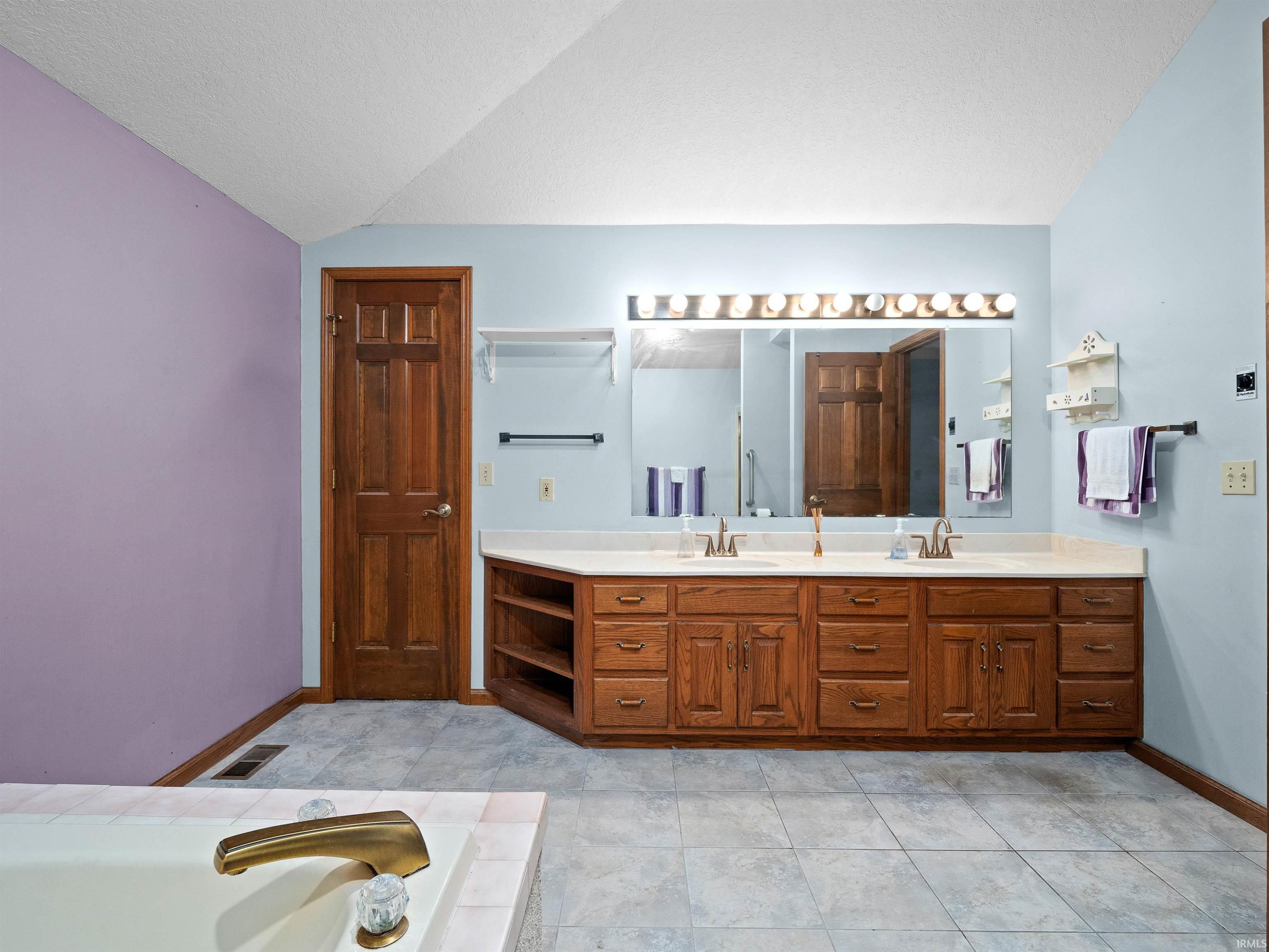 Photo 6 of 6725 Lakewood Court