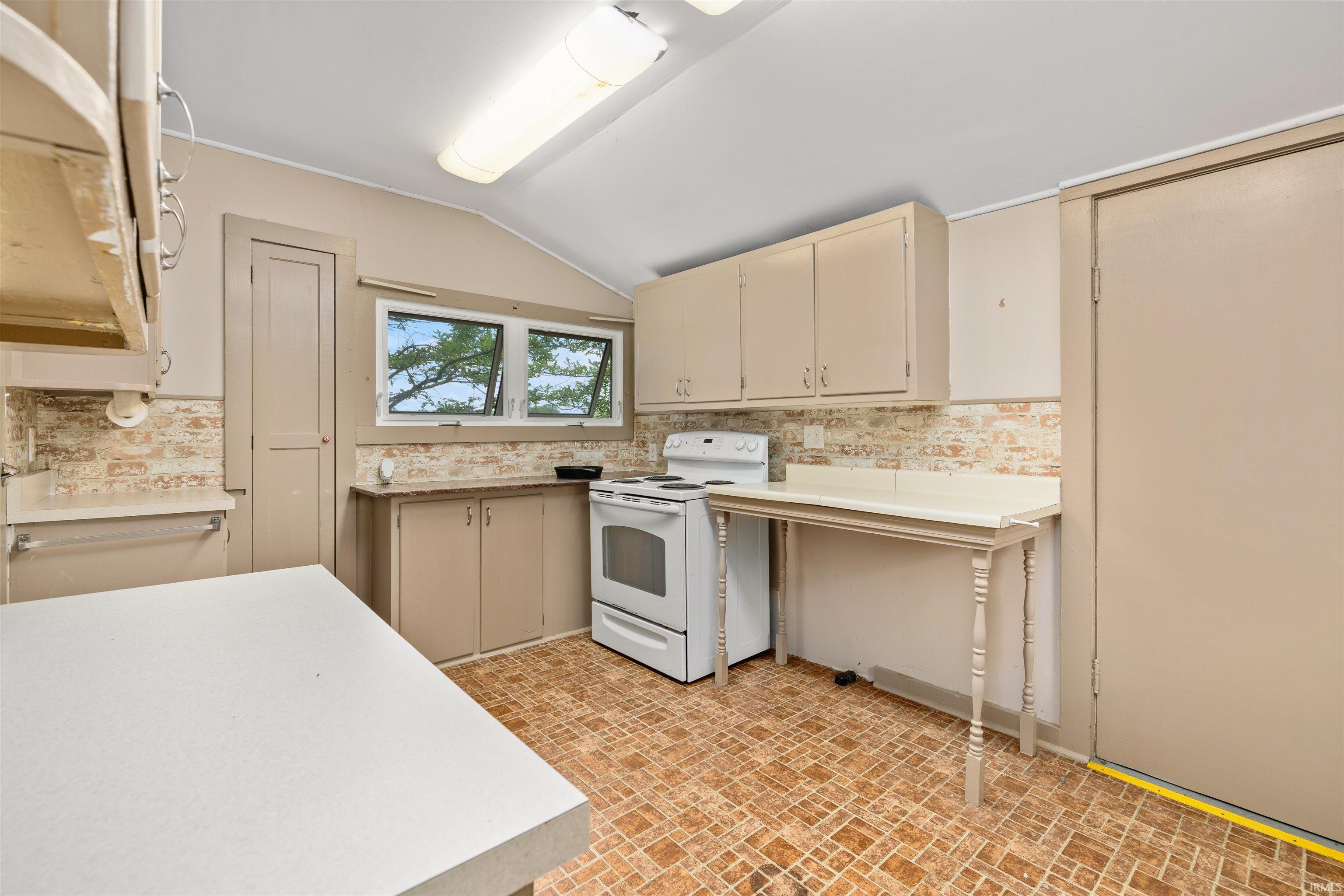 Photo 7 of 877 Harbor Court