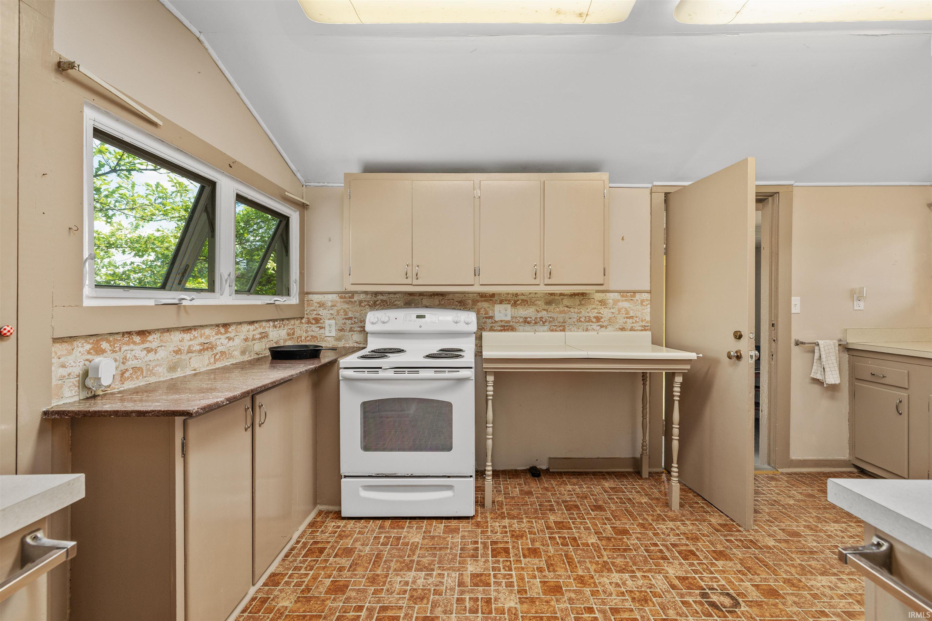 Photo 8 of 877 Harbor Court